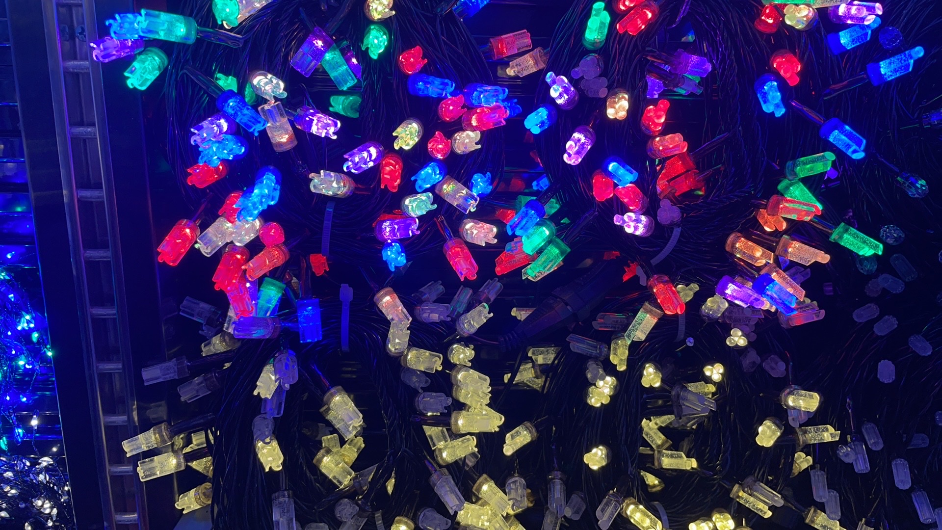 彩色星星灯泡灯串 吊顶LED长条灯带 灯带装饰灯串 环保节能 室内外装饰照明新款装饰灯圣诞灯系列𠂆家直供灯串彩色星星灯详情图2