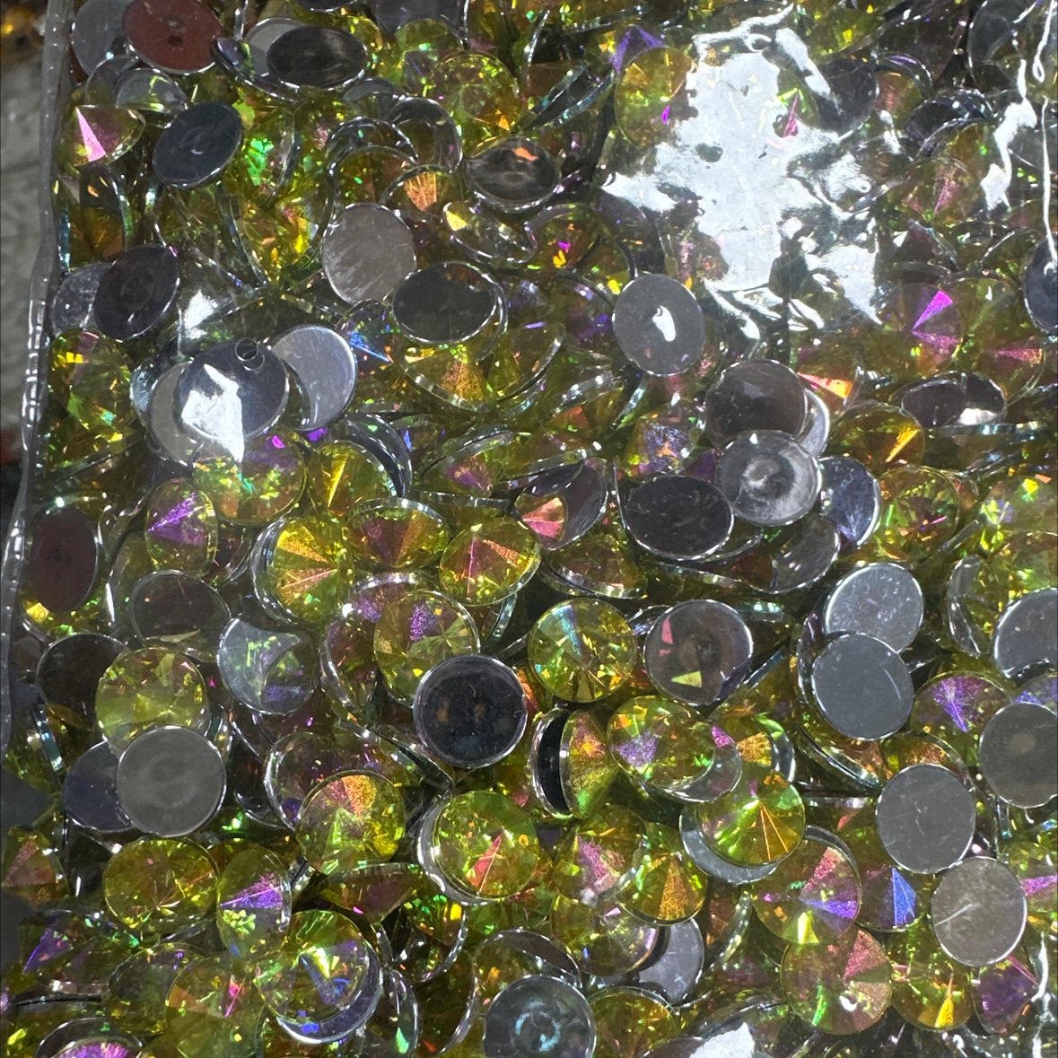 Factory direct sales of acrylic diamond hair accessories imitating Taiwan, exquisitely handcrafted, flat-bottomed satellite surface, ab color options, stylish and fashionable face stickers, nail art and hair accessories Specification image