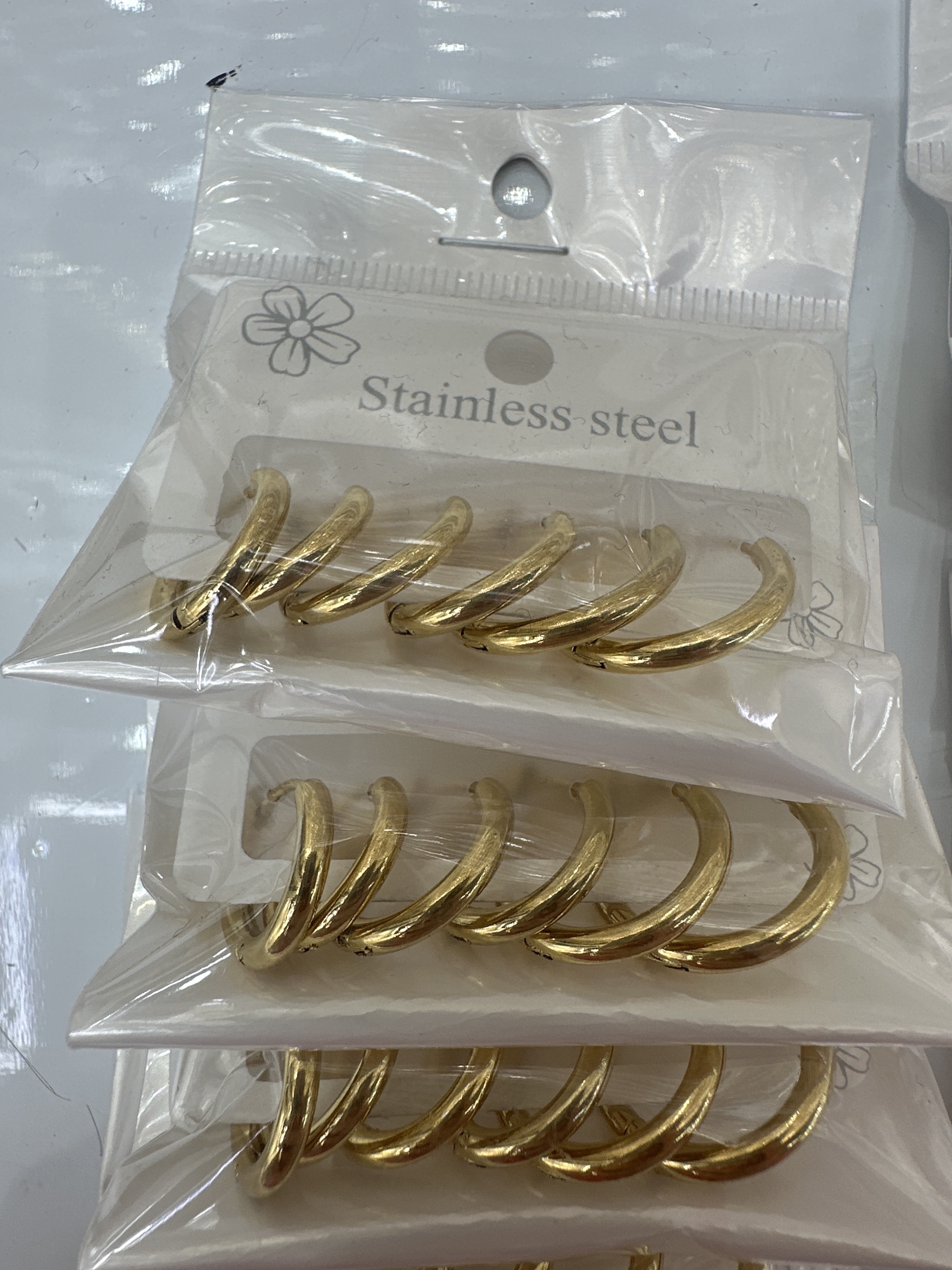 Titanium steel ear rings, high-end accessories, simple earrings, personalized ear studs, titanium steel earrings, wear-resistant and non-allergenic Specification image