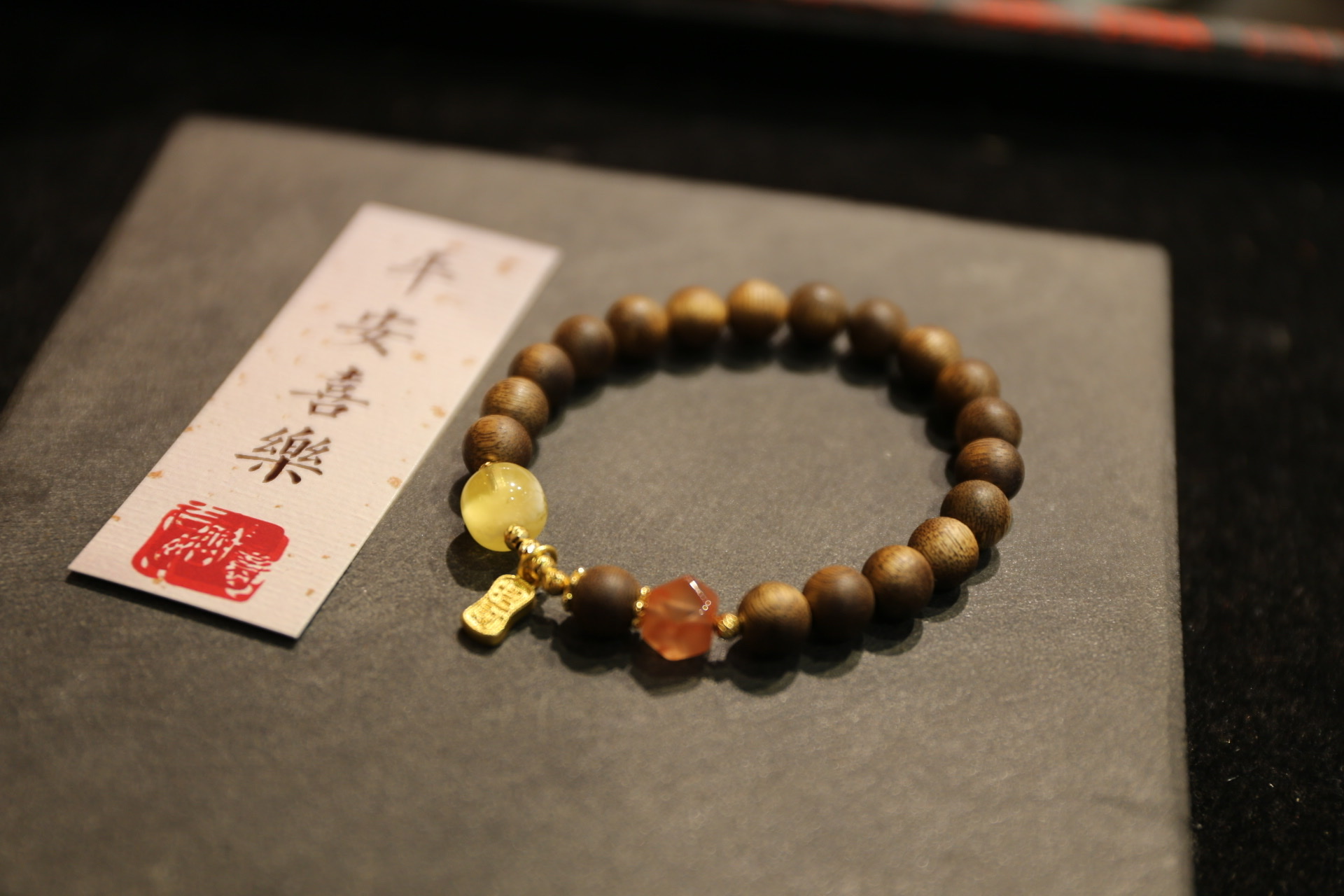 手串/水晶手串/沉香手串/琉璃手串/文玩产品图