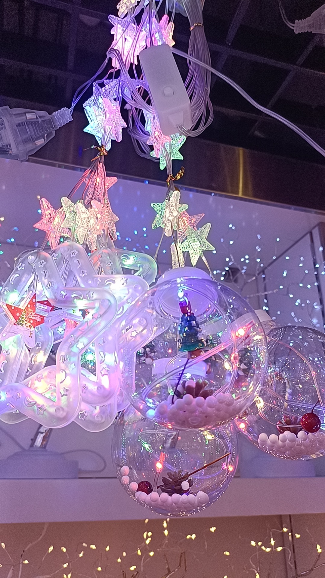 穆斯林风格灯具 扫地机一体化 家用汽车用品 圣诞节特色灯饰 美观实用环保节能 窗帘灯装饰品细节图