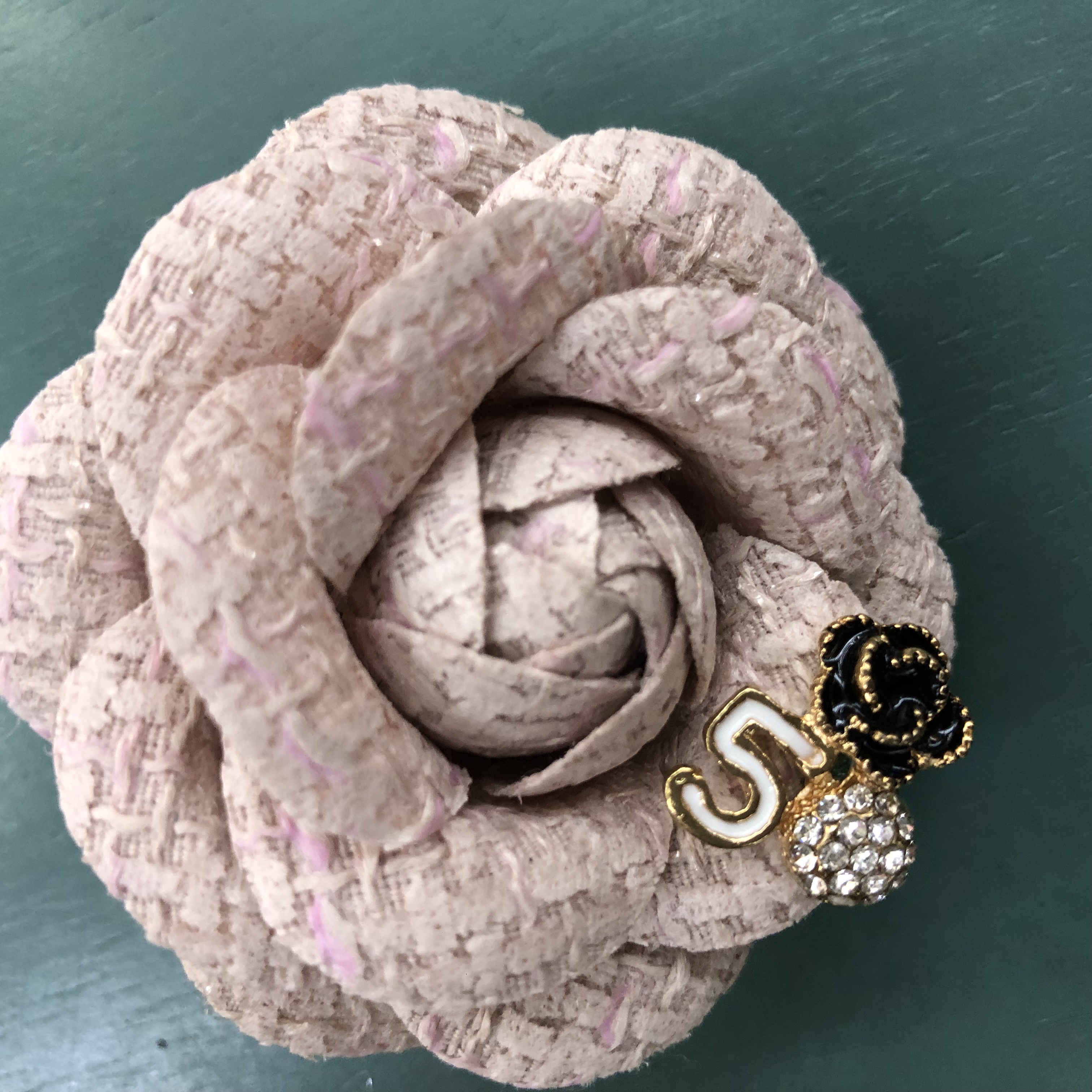 丫丫新款布艺小香风玫瑰花山茶花发饰胸花鞋花产品图