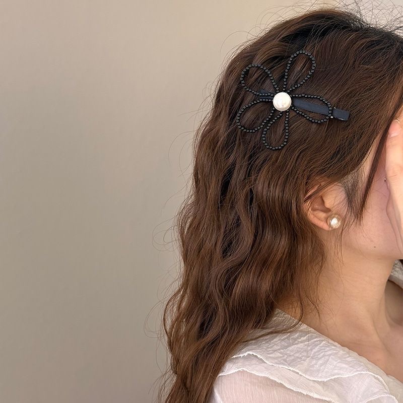 Pearl large flower black and white accessories, women's bangs clip, back head top clip, headwear and hair accessory, girl's side clip Item Picture