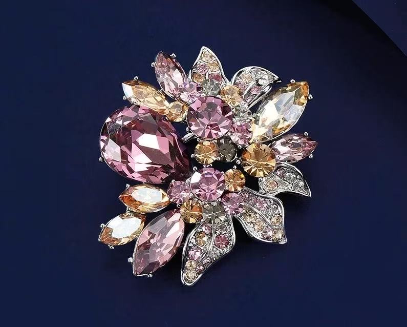 花胸针高档女精致百搭胸花别针2024年新款潮