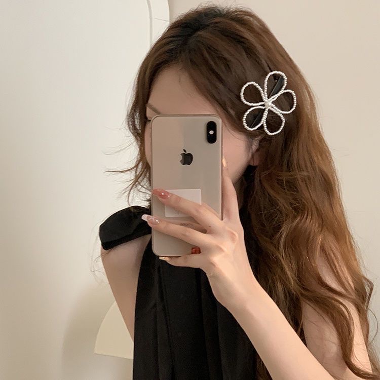 Pearl large flower black and white accessories, women's bangs clip, back head top clip, headwear and hair accessory, girl's side clip details Picture