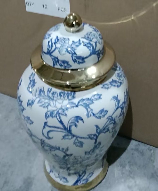 陶瓷工艺品 将军罐  镀金边  青花瓷  叶子  花朵  花样  蓝色  陶瓷花瓶  插花  装饰