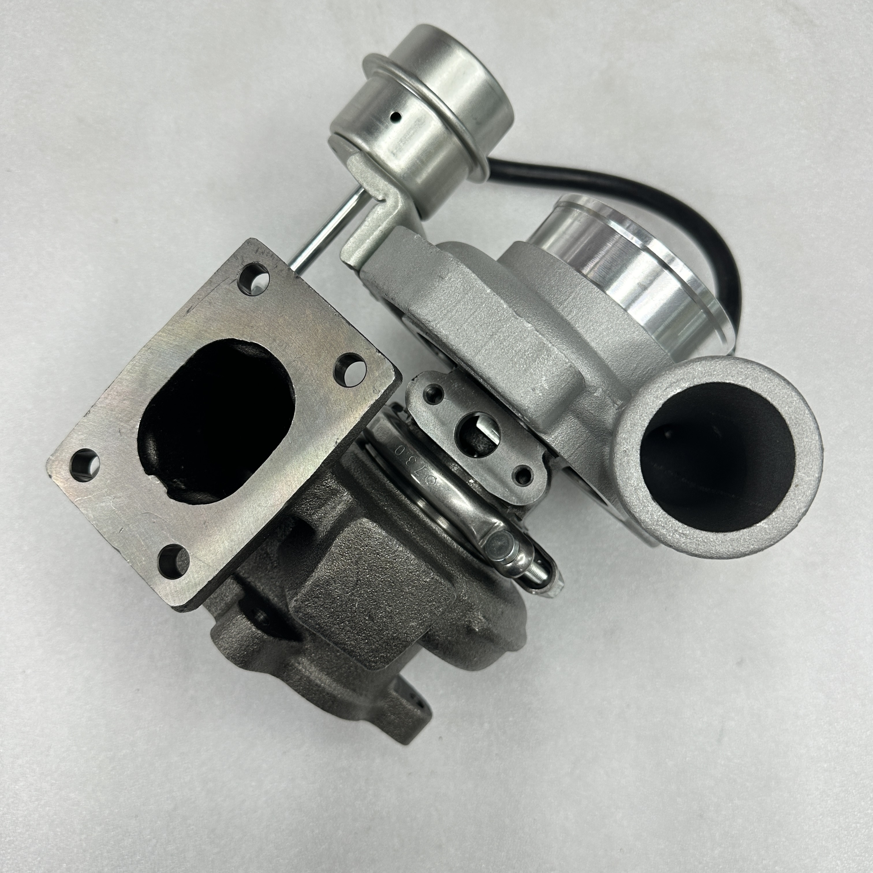 European-style truck parts are suitable for the IVECO truck turbocharger 4035393 Specification image