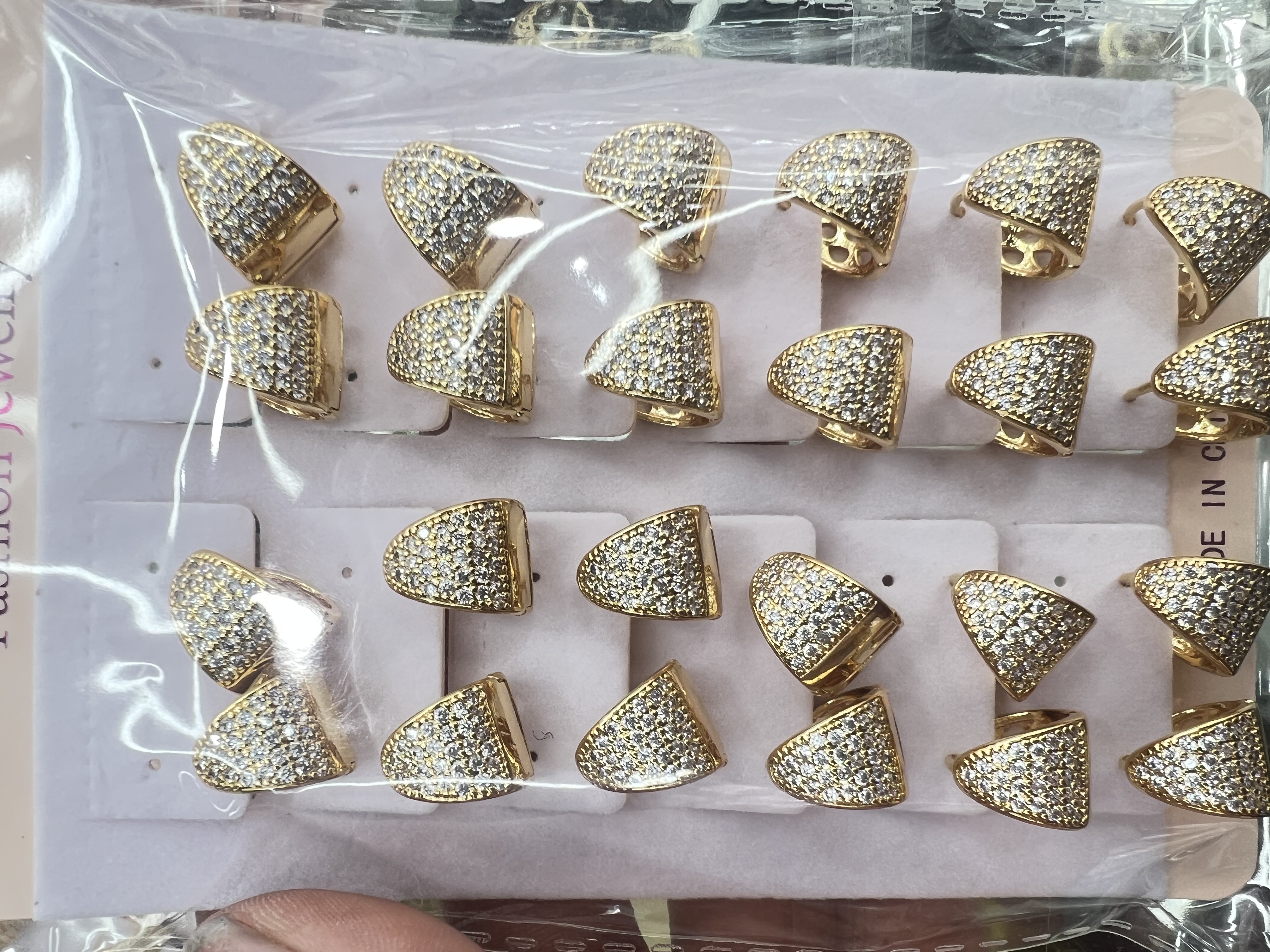 韩版时尚大方三角形状耳环，铜加锆石电镀真金耳环，珊珊饰品，092