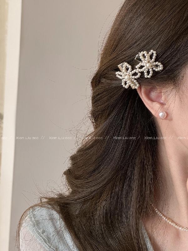 French pearl small flower 2024 new high-end side clip, side duckbill clip, forehead fringe clip headwear, only flowers Specification image
