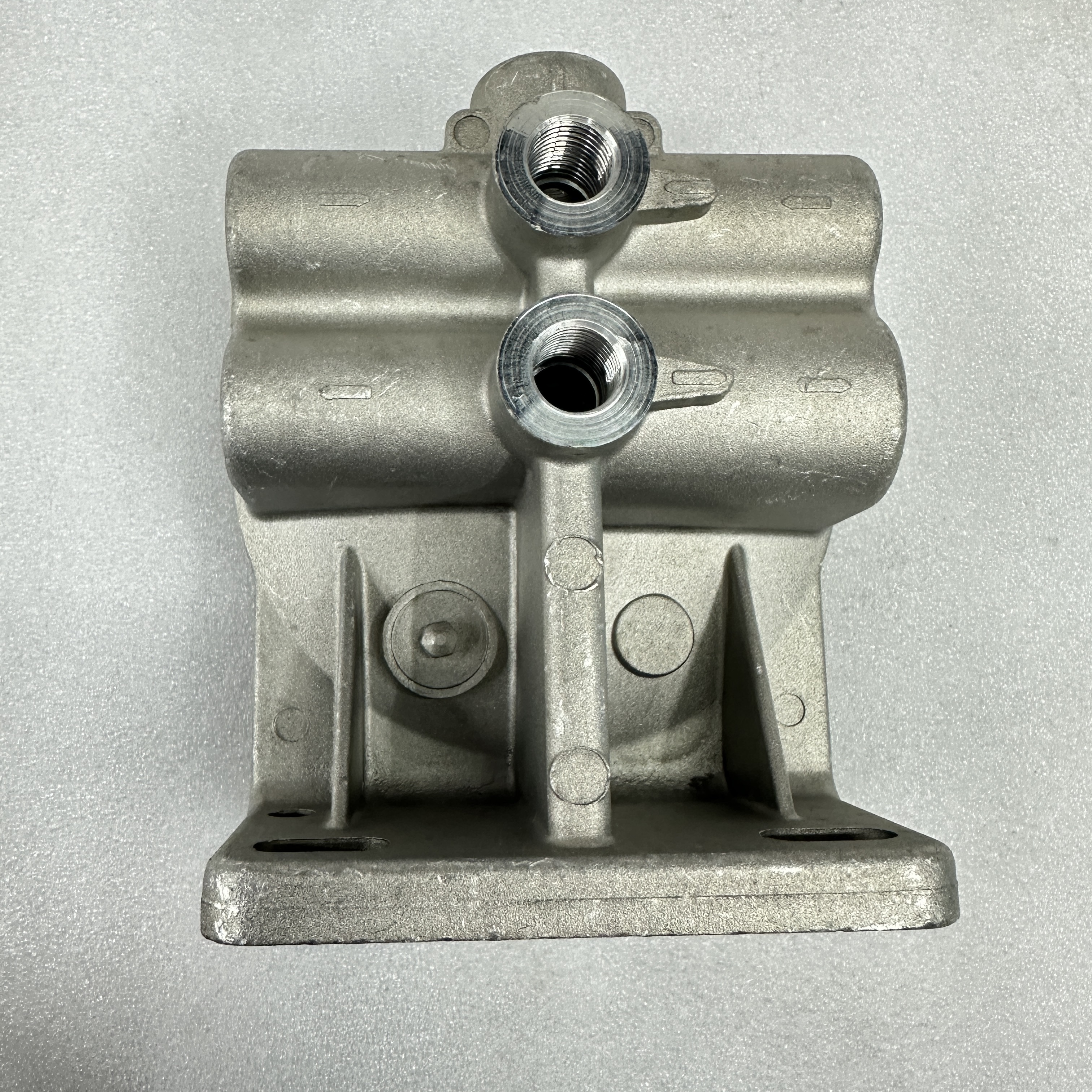 挖掘机配件适用于Caterpillar卡特挖掘机3304B发动机滤清器底座 117-9778