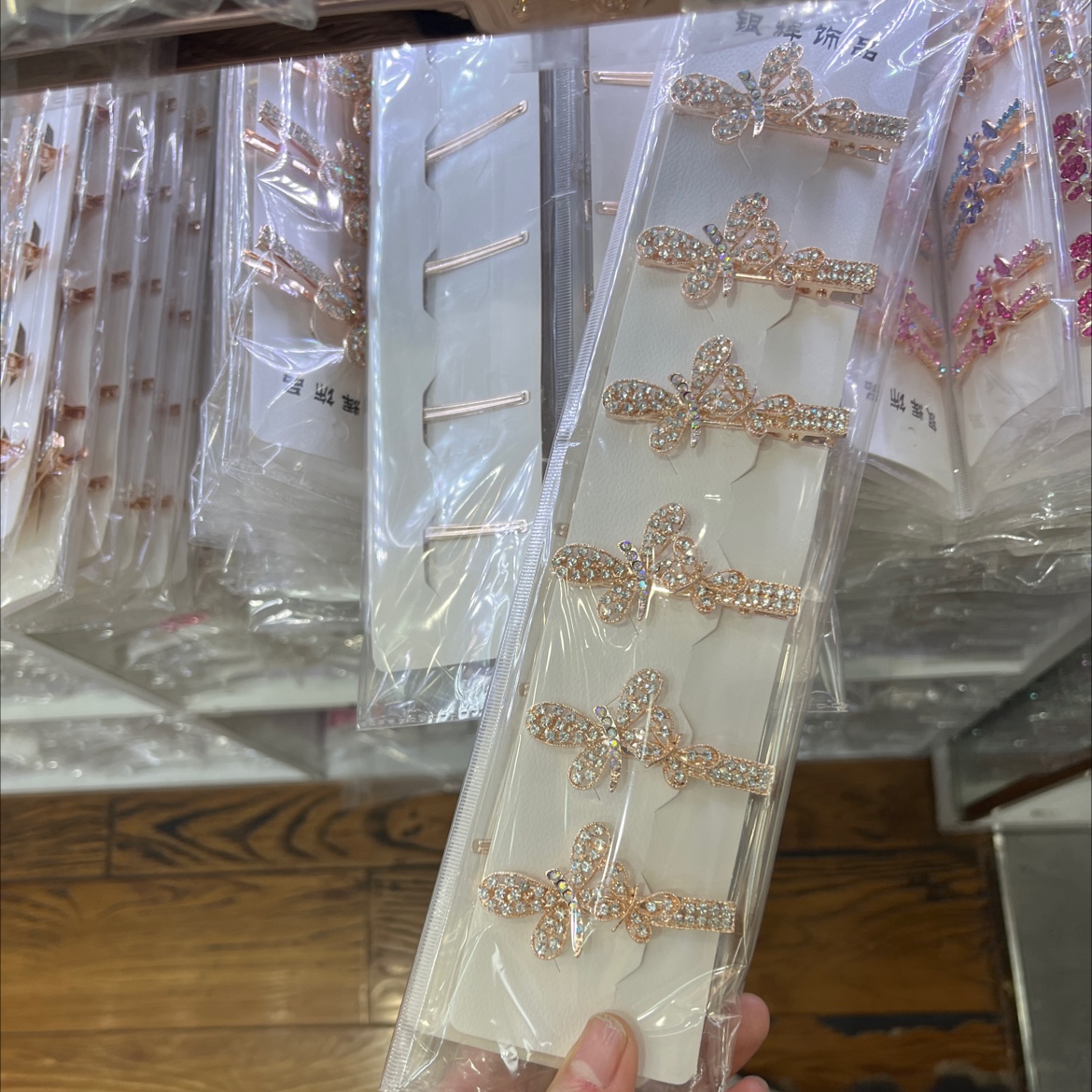 新品上市！复古风红头绳，女孩专属头饰，优质发带，让你美丽出众！产品图