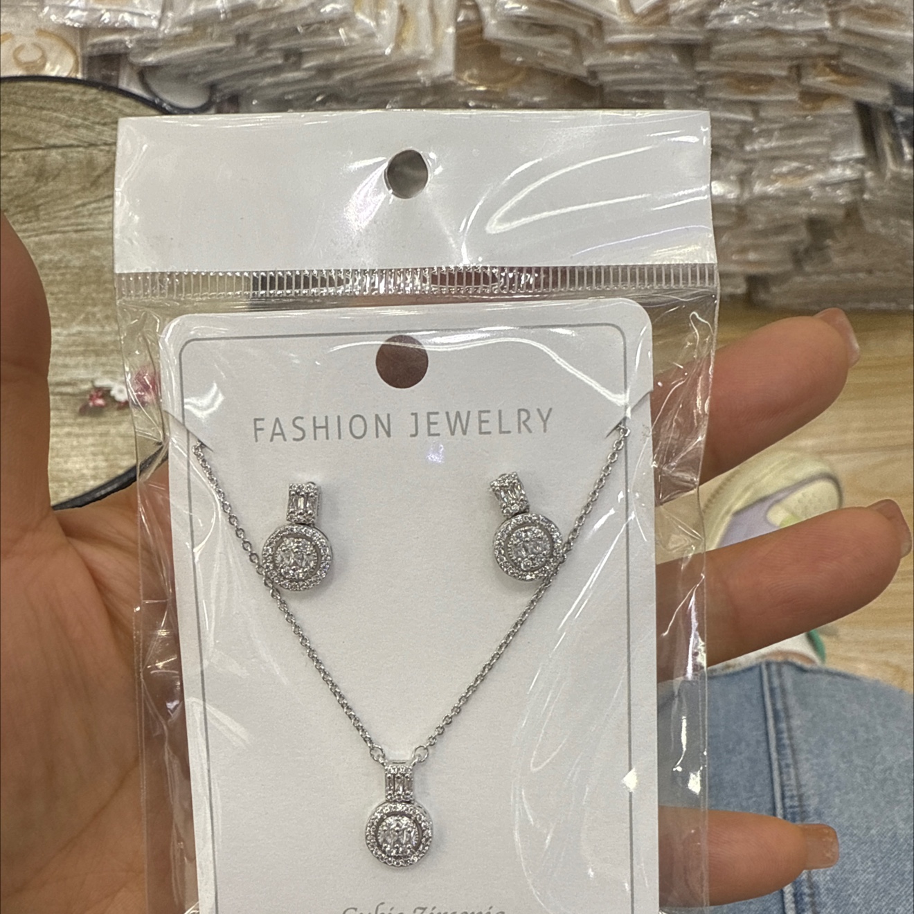 简单耳环加项链