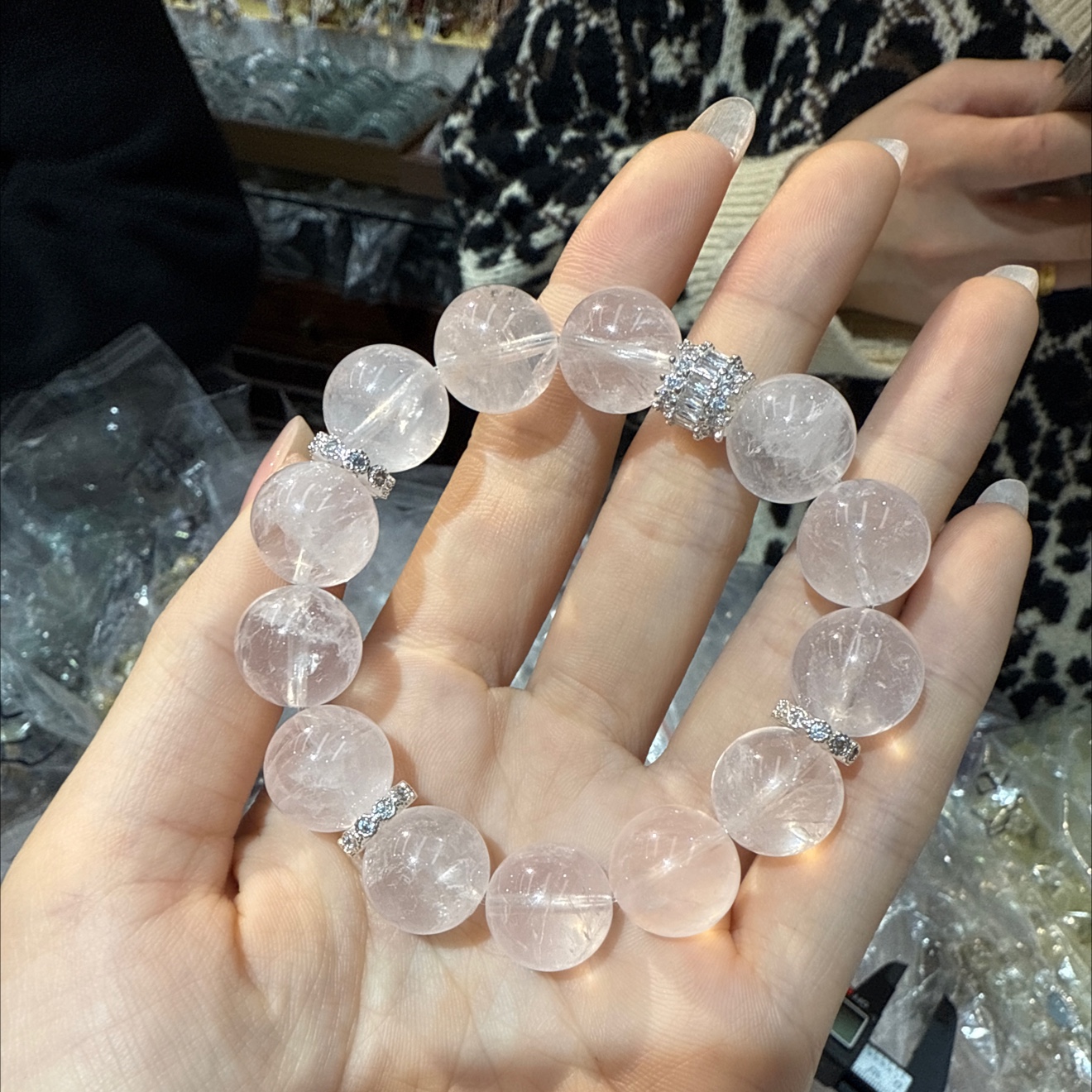 天然粉水晶手链平洲玉器街设计 天然玉石原创设计玉石饰品 珍贵典雅详情图2
