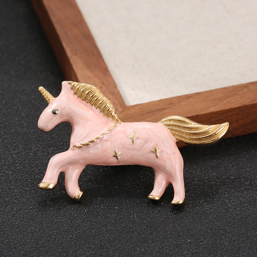 A simple and individual enamel oil drip macaron-colored unicorn pony brooch and delicate girlish corsage from Japan and South Korea detail image 7
