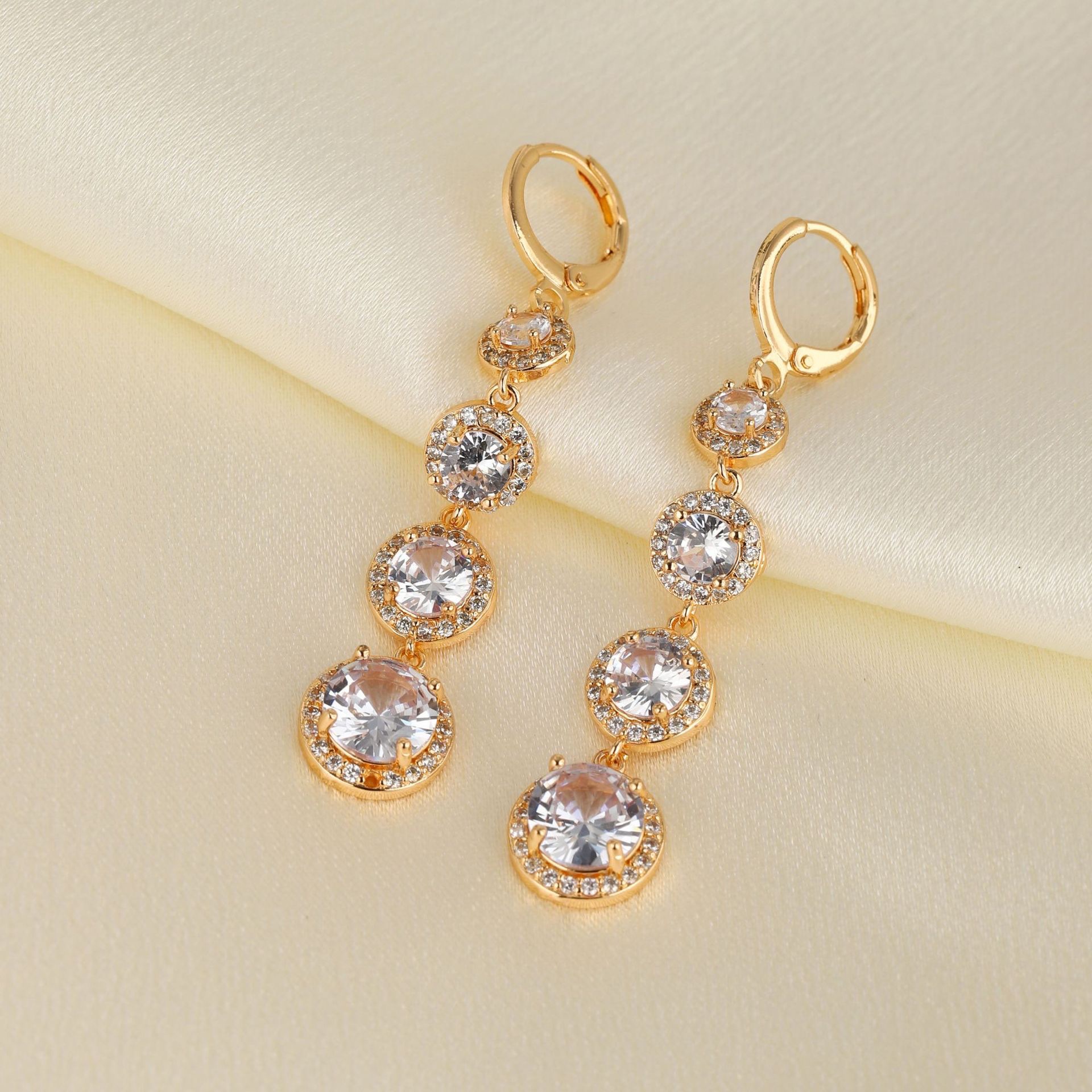 欧美流行几何圈圈耳扣女时尚锆石冷淡风网红同款连串圆形耳饰耳坠饰品耳饰耳环钛钢耳钉玫瑰金耳钉