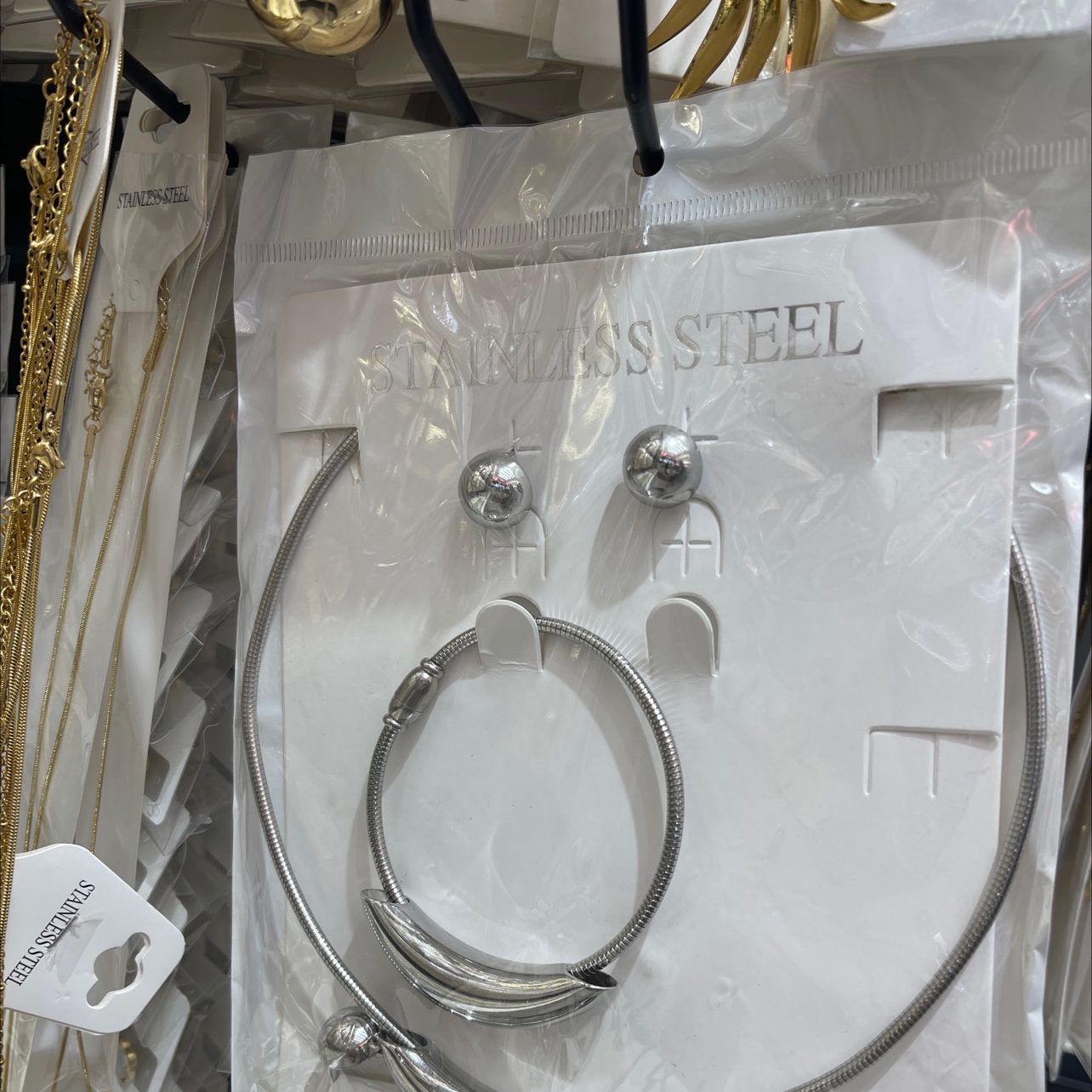 钛钢耳钉 玫瑰金色 高级感饰品 耳环设计 独特耳饰 时尚潮流耳饰品 精致耳环款式