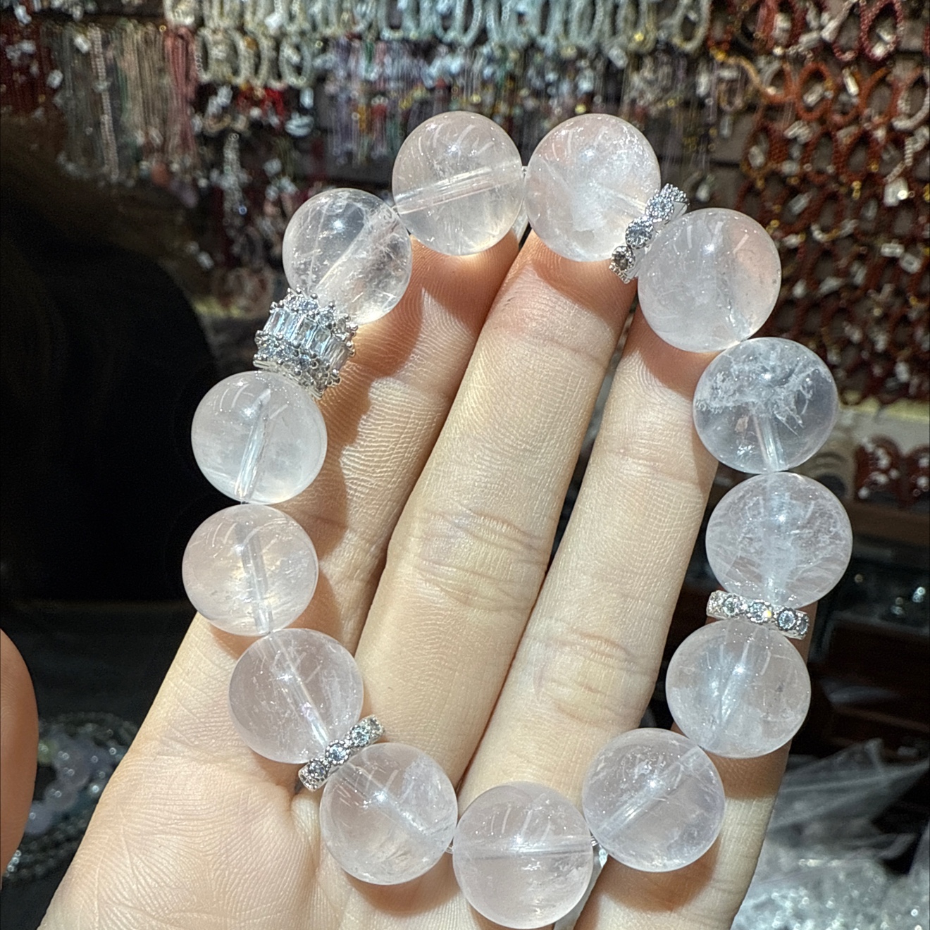天然粉水晶手链平洲玉器街设计 天然玉石原创设计玉石饰品 珍贵典雅产品图