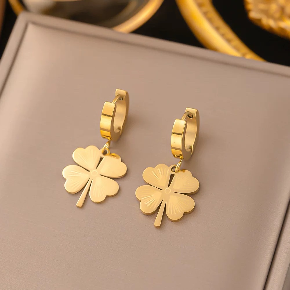Korean-style fashionable, individual and versatile titanium steel heart-shaped four-leaf clover flower leaf ear loops and earrings for women