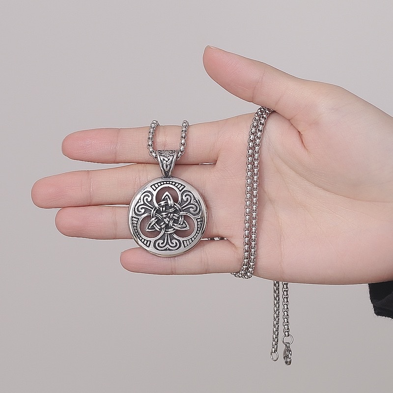 European and American retro trendy man titanium steel punk Irish heart-shaped knot round tag pendant sweater chain with accessories necklace Specification image