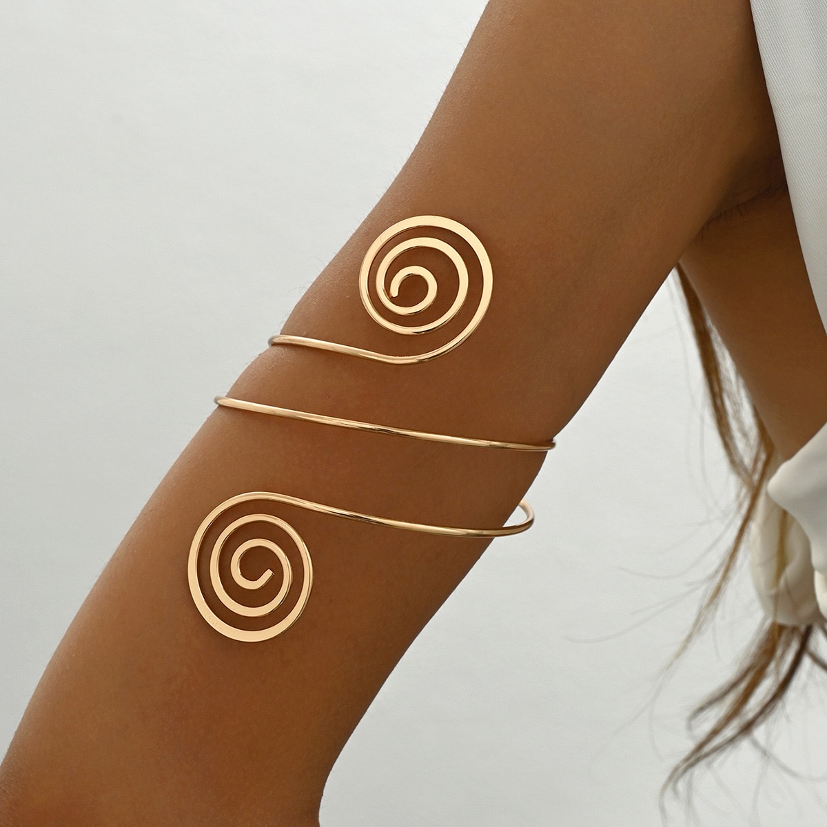 Sand gold arm bracelet, a fashionable accessory for women with a unique design and a golden luster, elegant arm bracelet Specification image