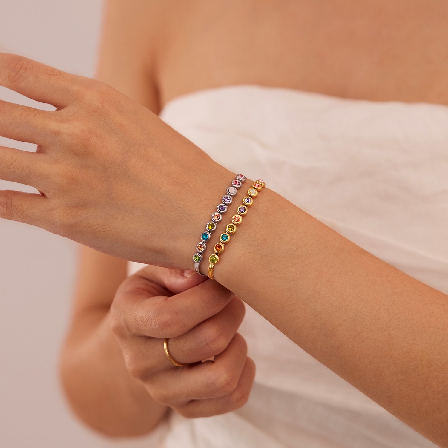 European and American accessories, fashionable bracelets, women's light luxury, niche and high-end accessory wholesale, simple and versatile, elegant titanium steel jewelry