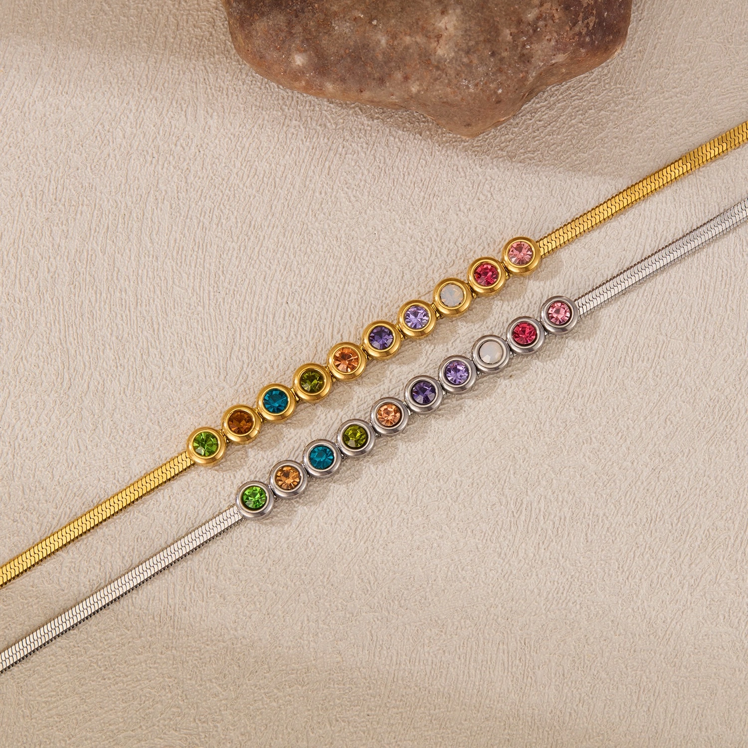 European and American accessories, fashionable bracelets, women's light luxury, niche and high-end accessory wholesale, simple and versatile, elegant titanium steel jewelry detail image 2