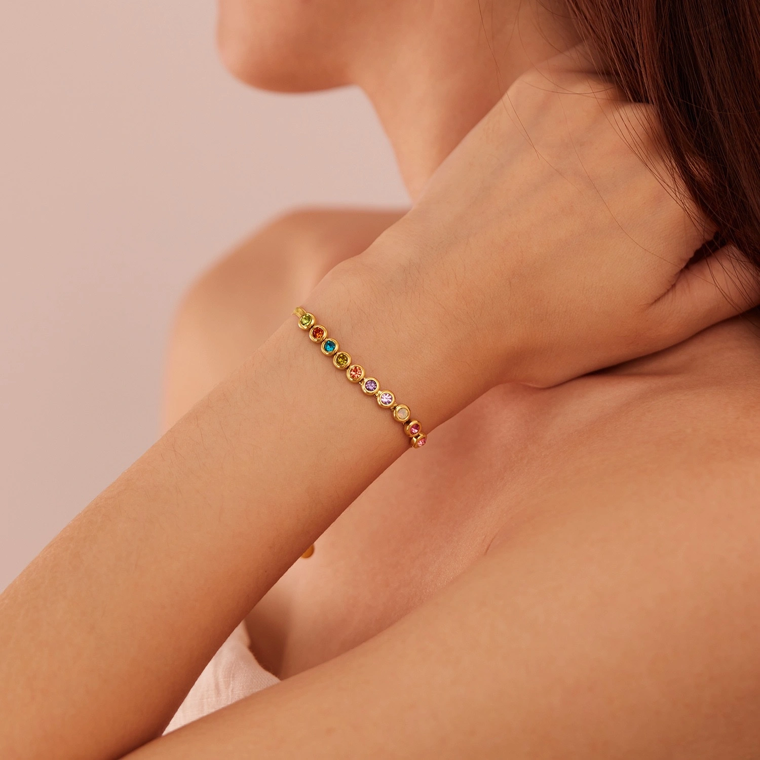 European and American accessories, fashionable bracelets, women's light luxury, niche and high-end accessory wholesale, simple and versatile, elegant titanium steel jewelry detail image 3