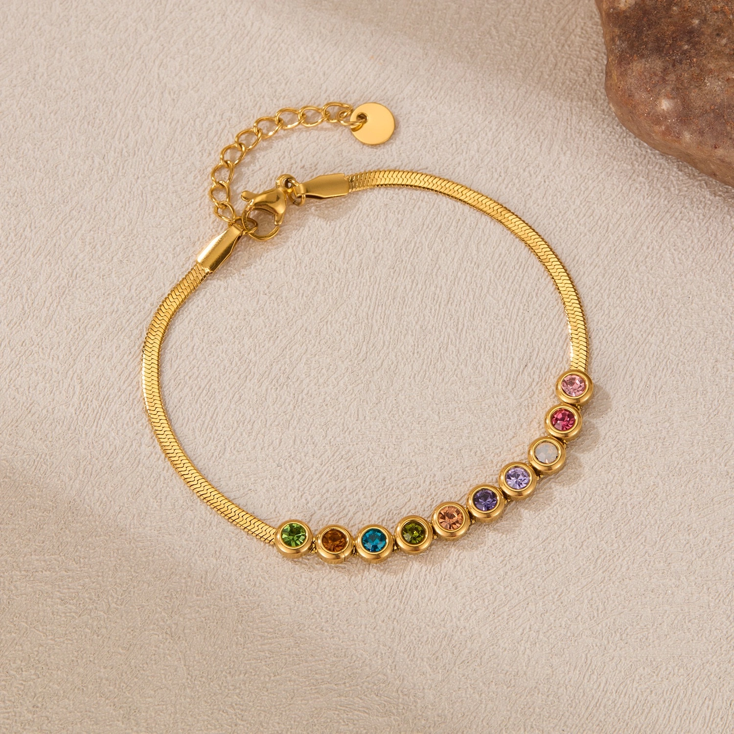 European and American accessories, fashionable bracelets, women's light luxury, niche and high-end accessory wholesale, simple and versatile, elegant titanium steel jewelry detail image 4