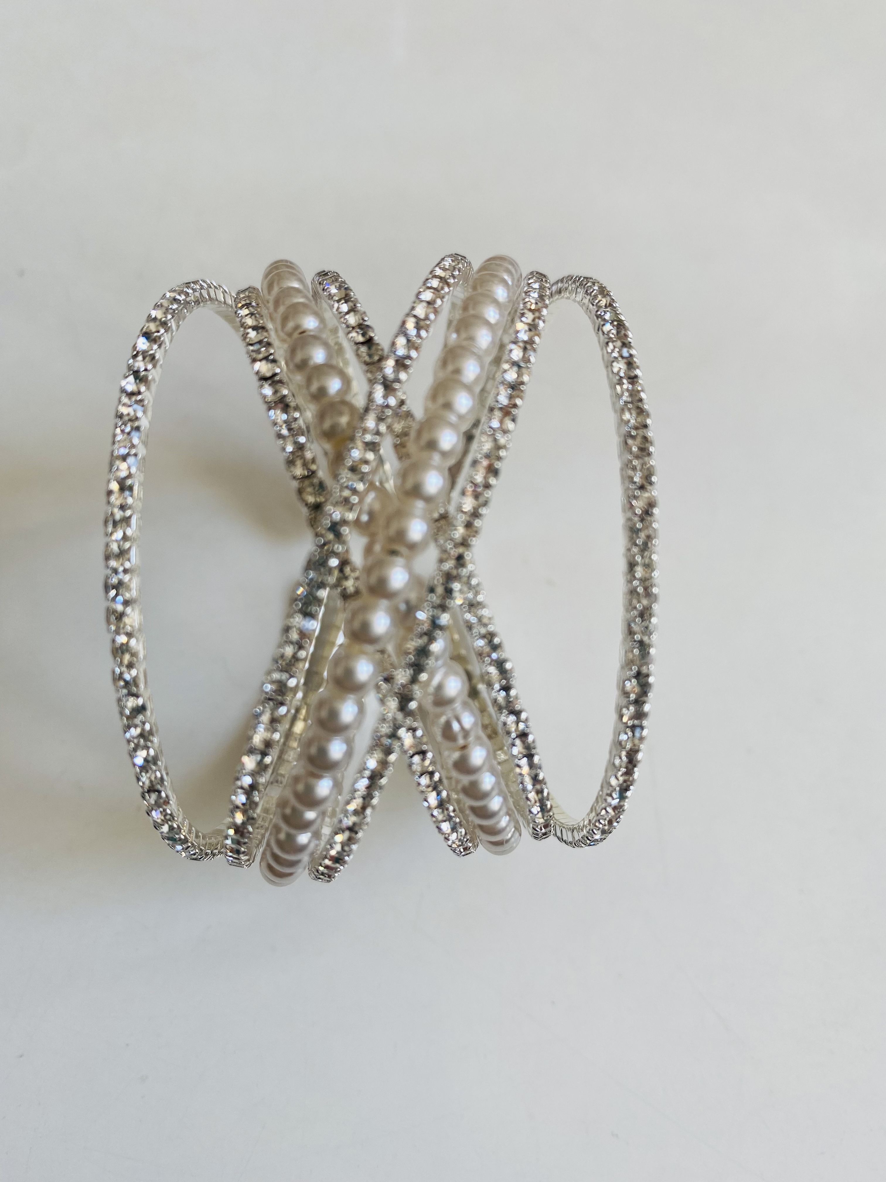 Silver-plated jewelry bracelet, high-end silver-plated pearl bracelet, fashionable ladies' jewelry, simple and elegant bracelet, exquisite wrist decoration bracelet