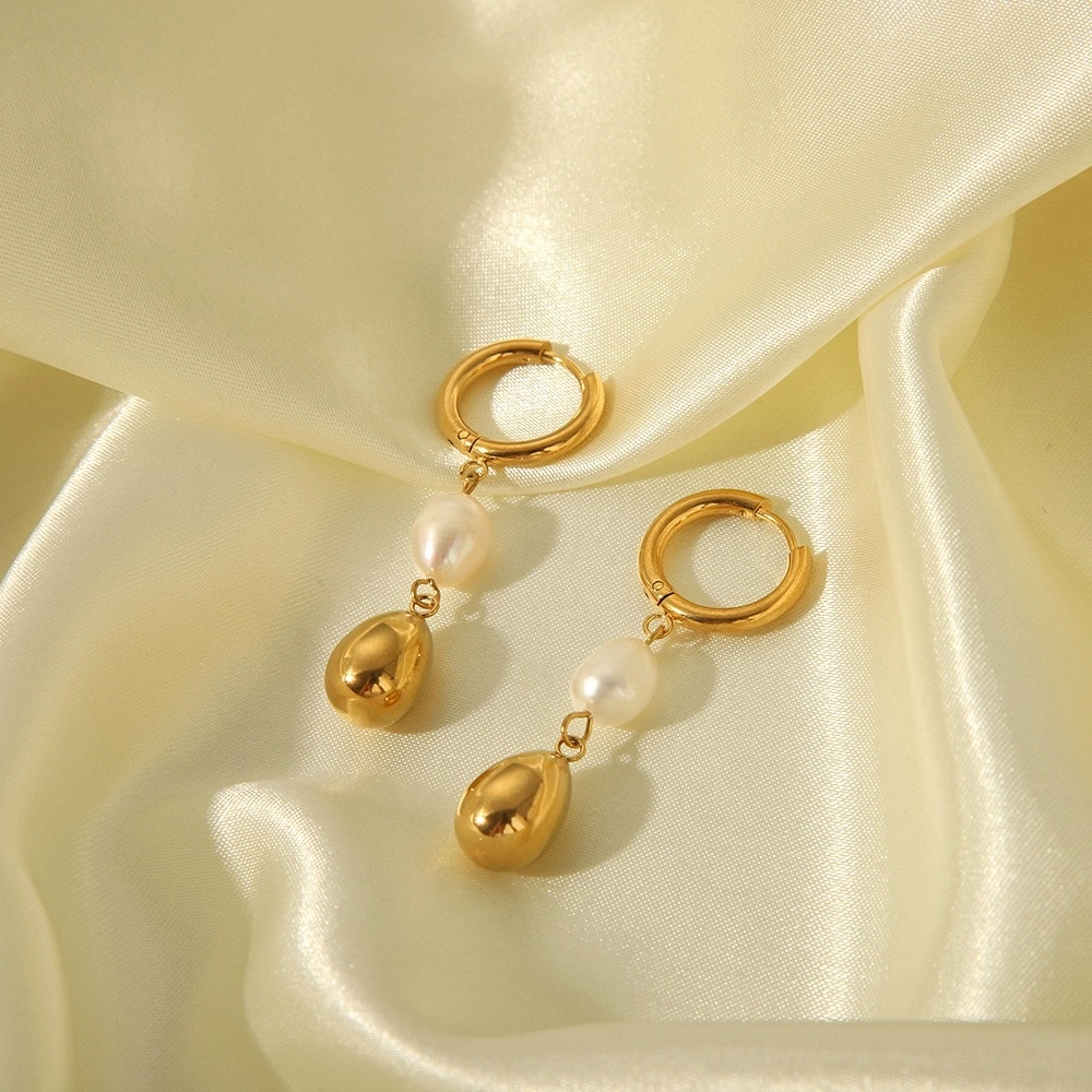 INS New light luxury niche titanium steel best-selling earrings for women, 18K gold-plated high-end stainless steel earrings from Europe and America, cross-border detail image 3