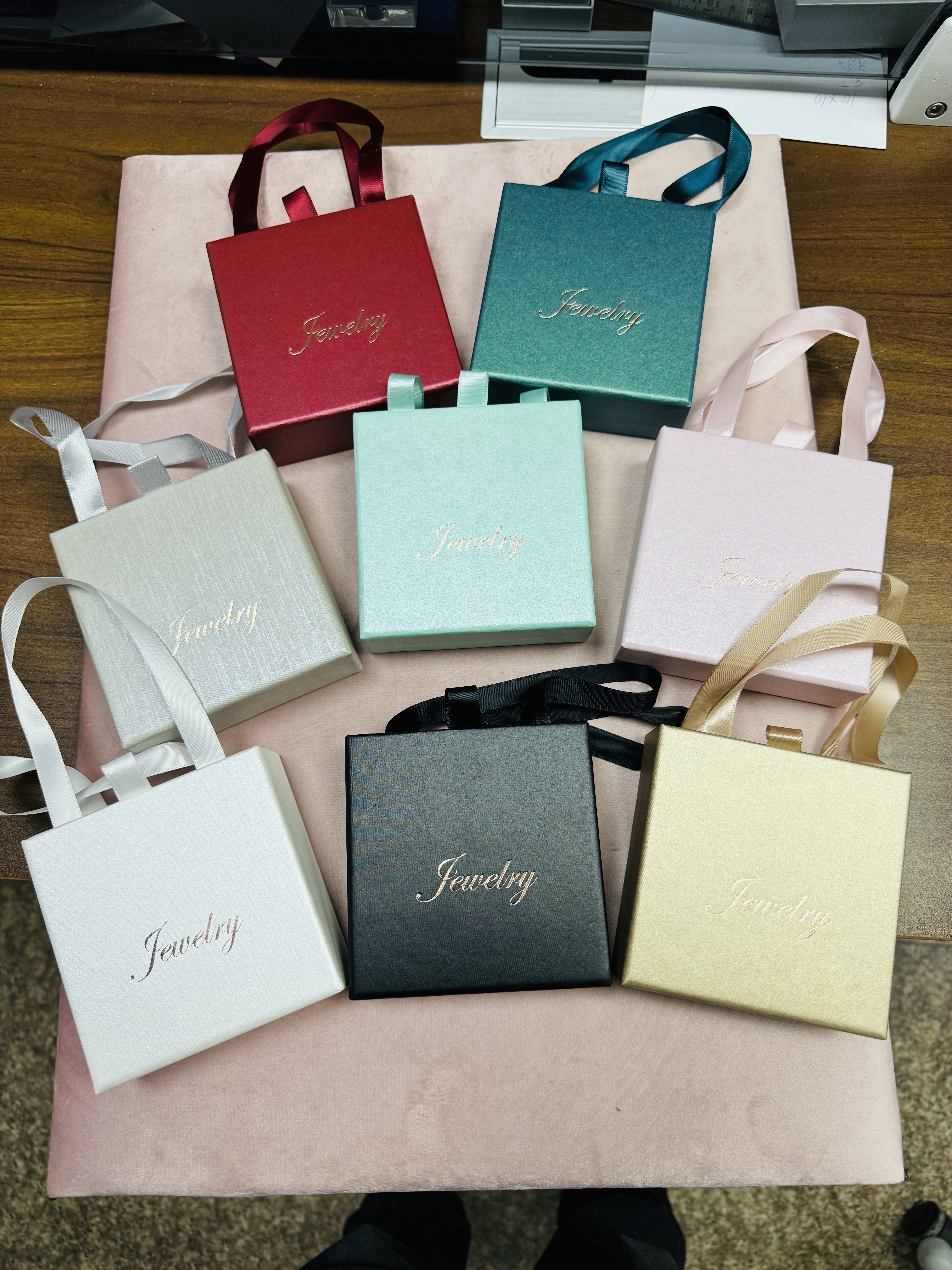 手提饰品盒白底实物图