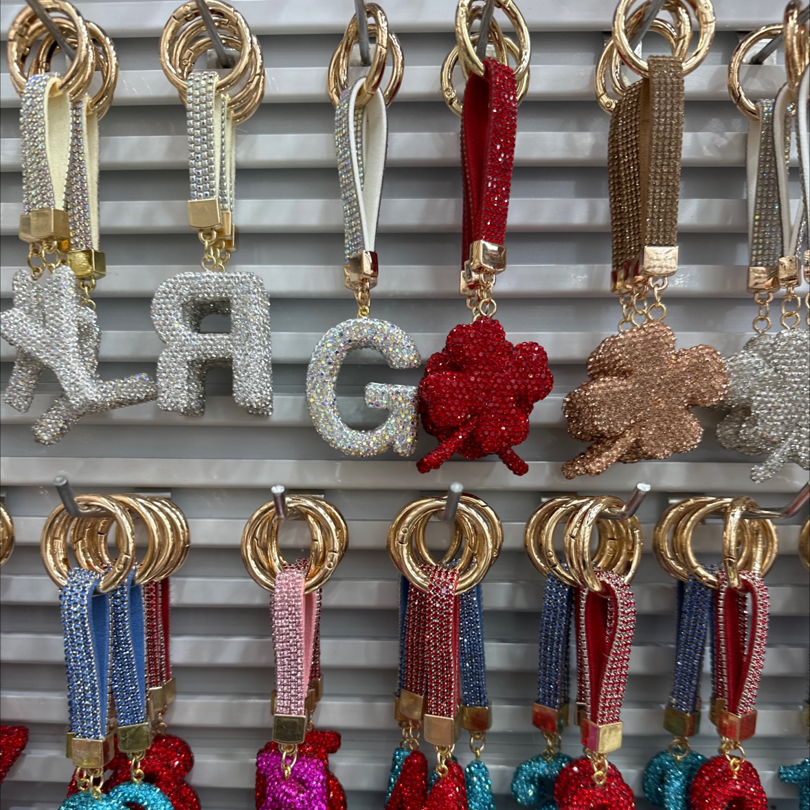 满钻挂件：精致工艺 时尚潮流装饰品 收藏赠品