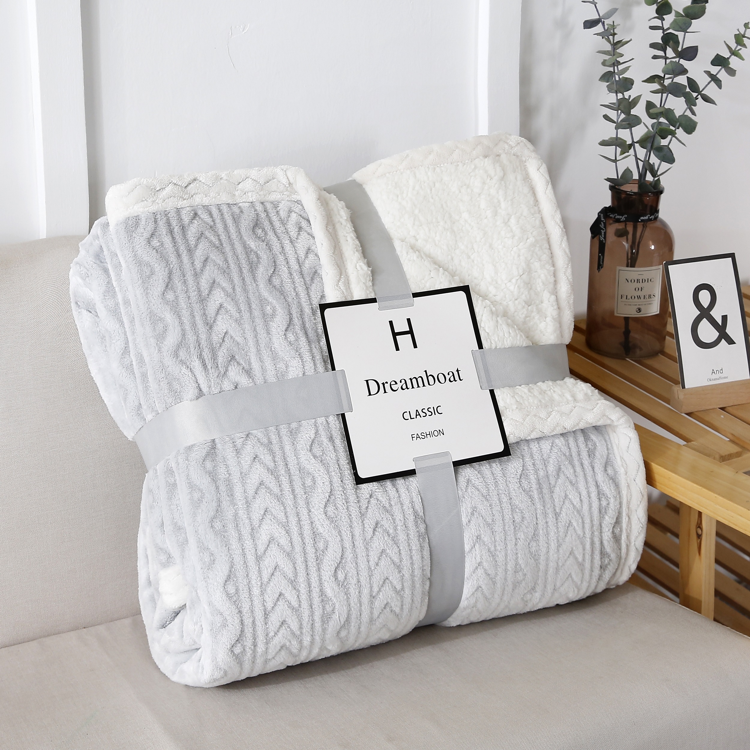 Junbao Printing and Dyeing 3D snowflake fleece blankets are available for wholesale in large quantities for export pic 6