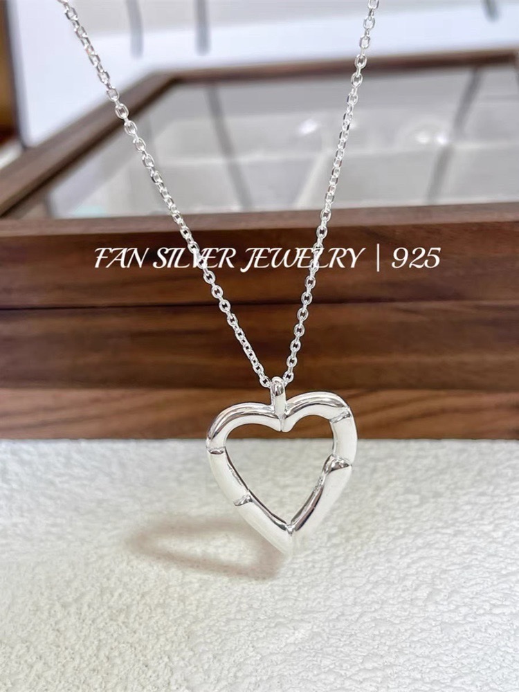 chu m气质款珍珠项链女士款式 拼接设计水晶项链 珍珠饰品精致优雅首饰项链