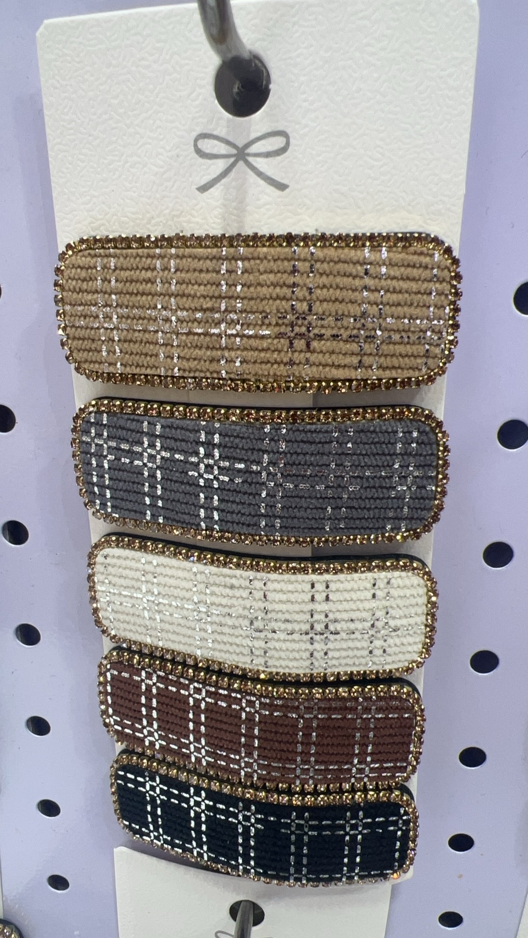 Bow-designed hair clips and grippers wholesale fashionable women's hair accessories and hair care decorations available in various sizes Application Scenario