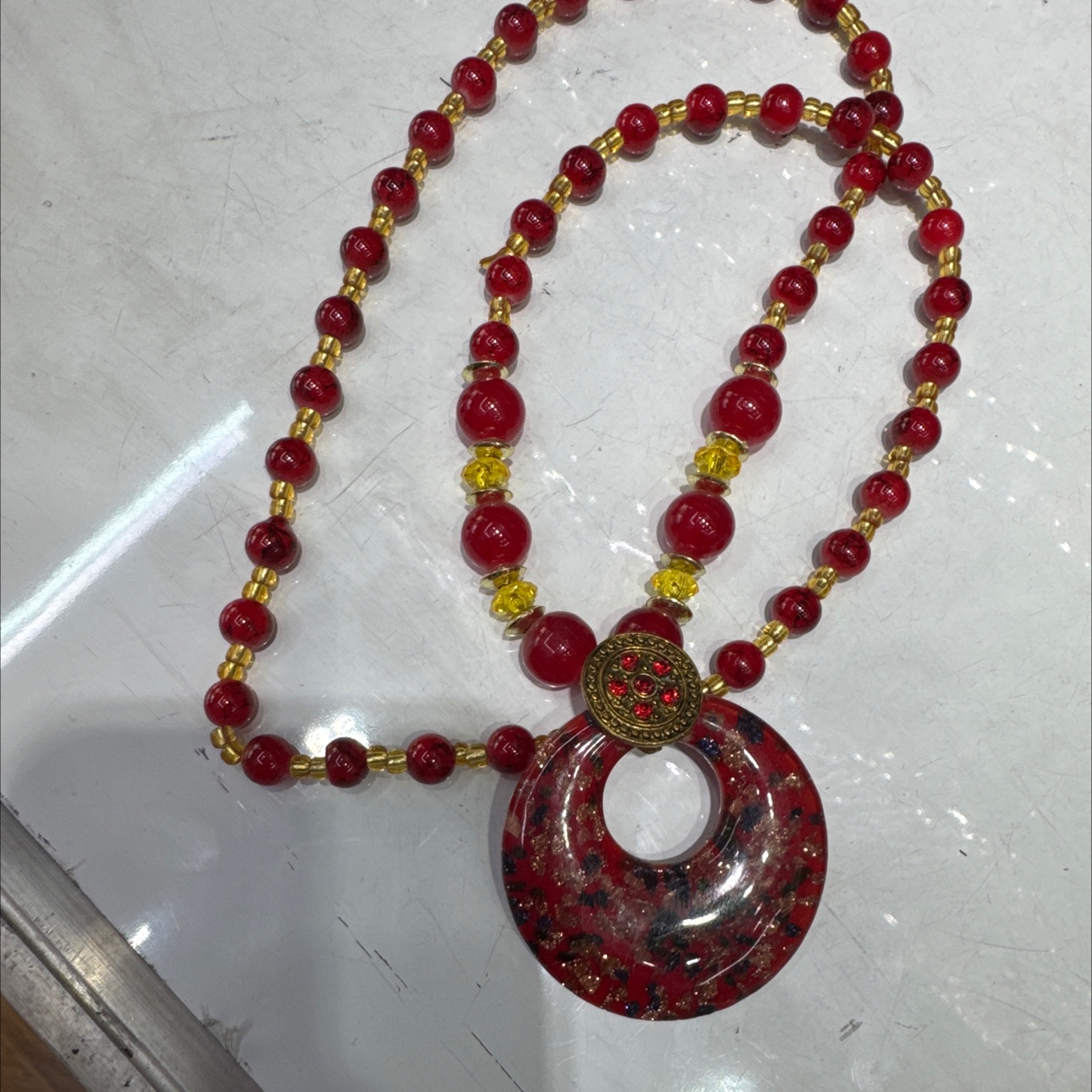 阿拉伯风情琉璃彩莲卡扣项链淡水珍珠颗粒装饰 二档调节扣设计 毛衣链款式 时尚保暖优雅