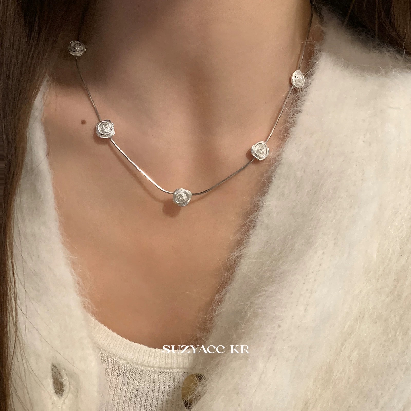 小众设计立体花朵项链2025新款轻奢法式质感高级锁骨链