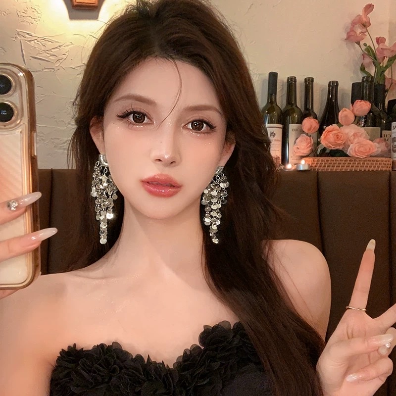 Niche design, high-end feel, metal sequined tassel earrings, women's light luxury, fashionable and versatile, 2025 new trendy earrings and accessories, titanium and steel mixed ear studs, ear studs, titanium and steel ear stud accessories, accessories details Picture