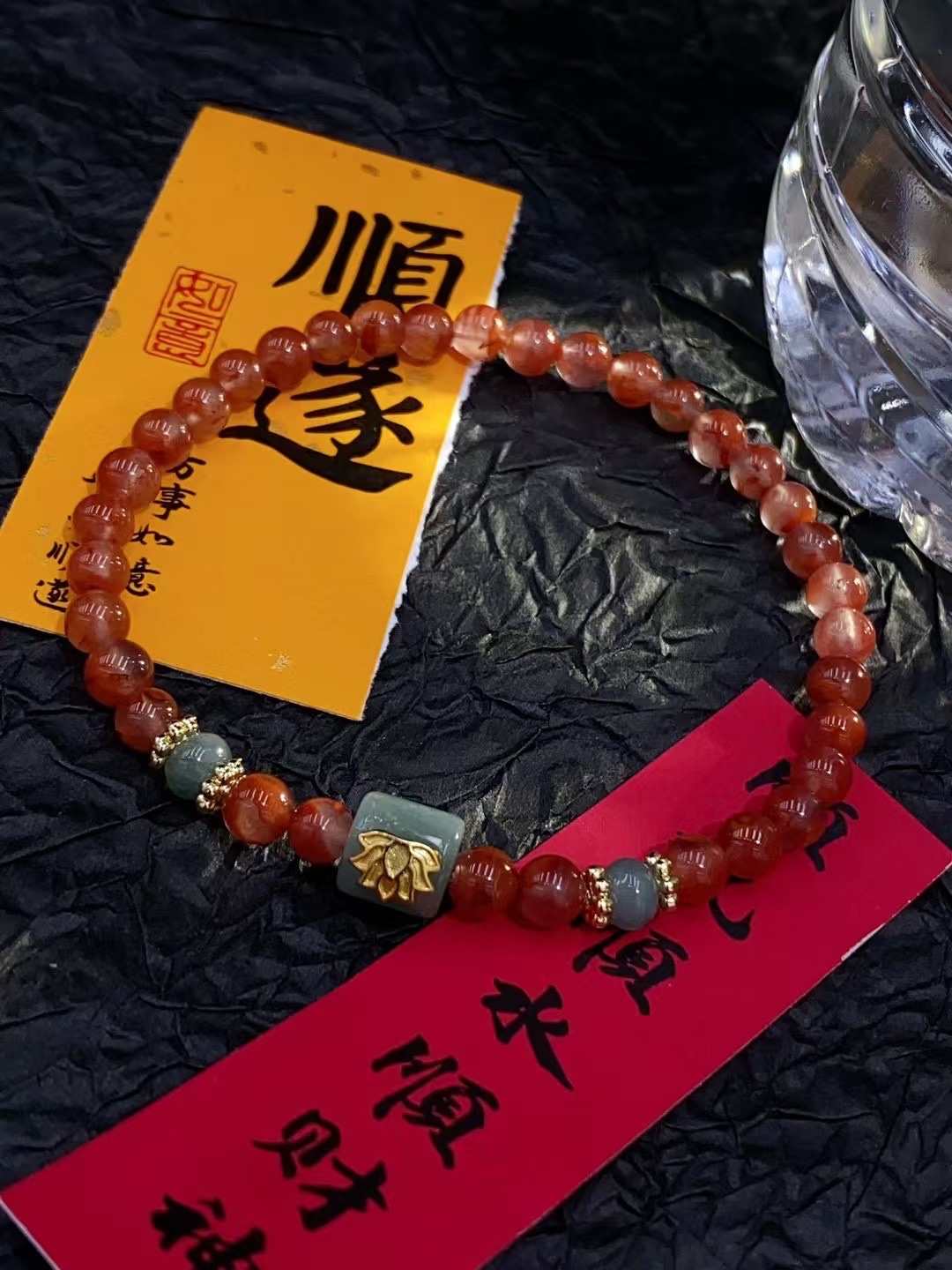        4厘天然冰飘花南红    天然蓝水翡翠镶嵌莲花工艺      手串 复古显白
半打起批详情图3