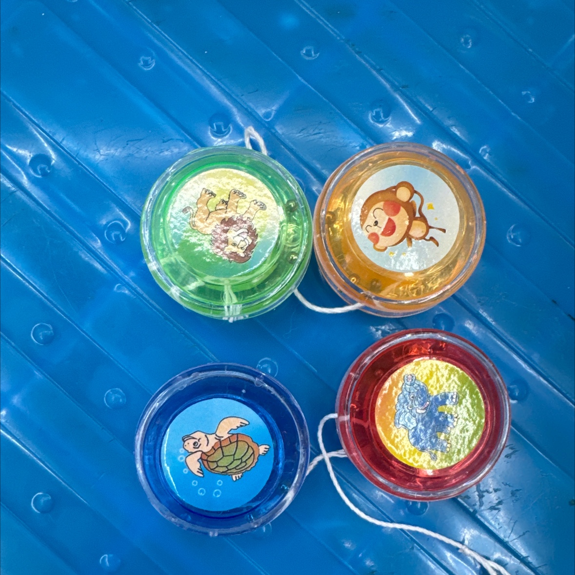 塑料玩具溜溜球，益智玩具，古董玩具，儿童玩具