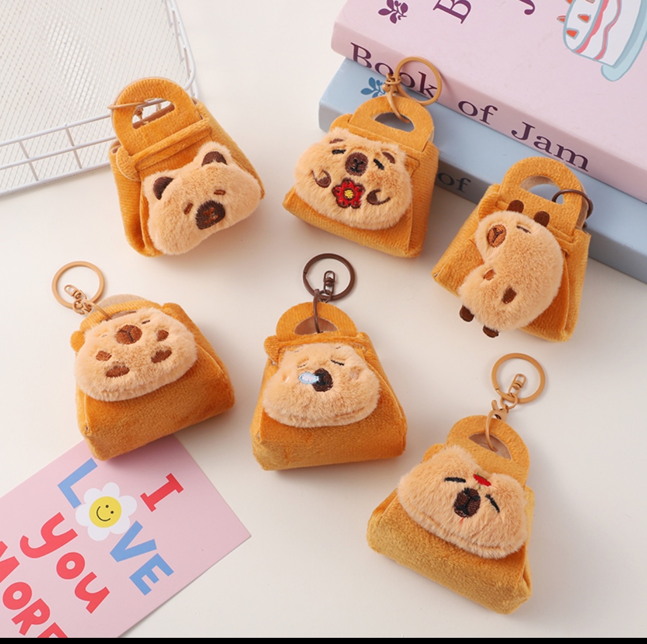 Kapibala Zizi Jiao pendant keychain, a popular Xiaohongshu keychain Specification image