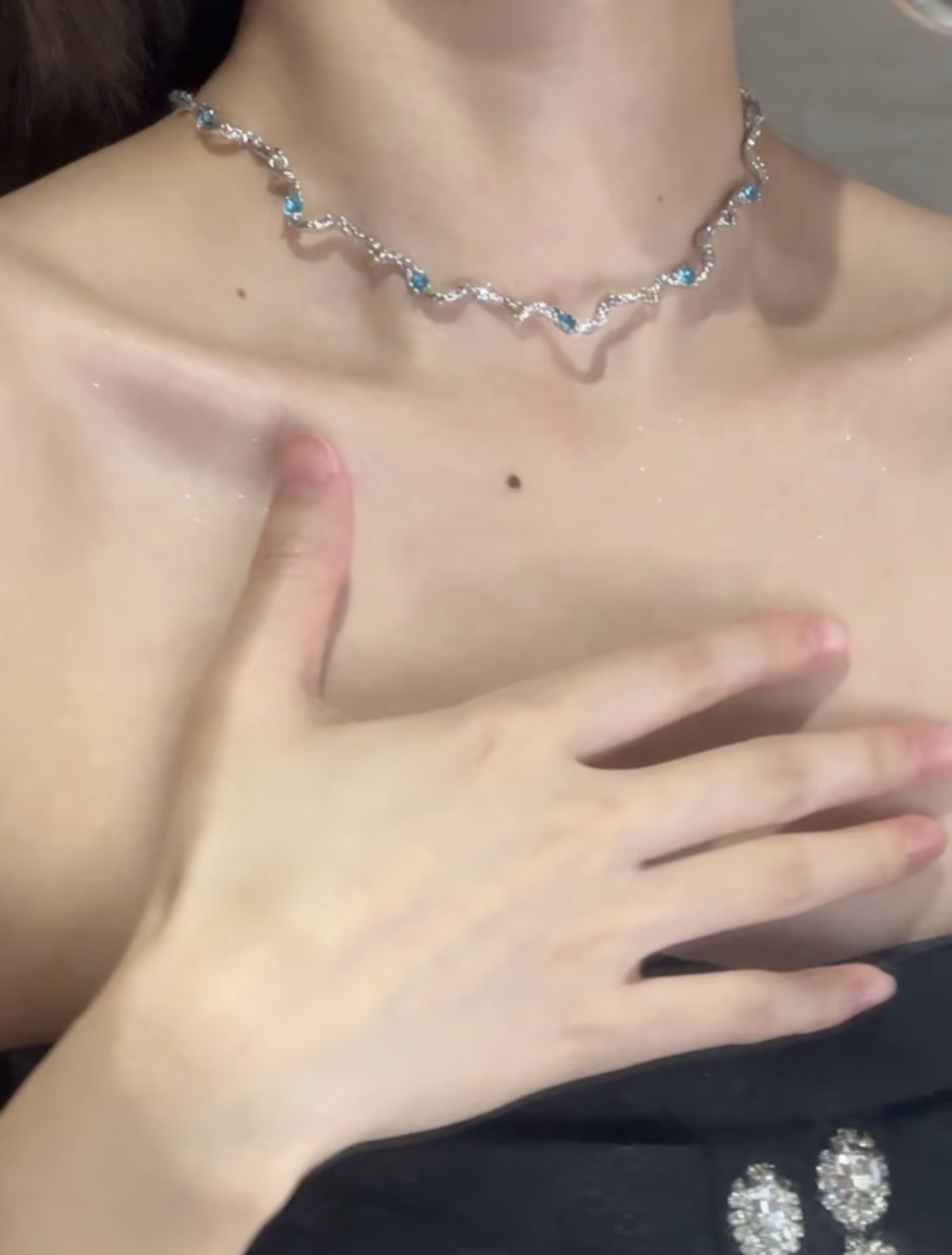 喜欢的颜色！蓝色蝴蝶项链女款新款choker小众轻奢锁骨链气质