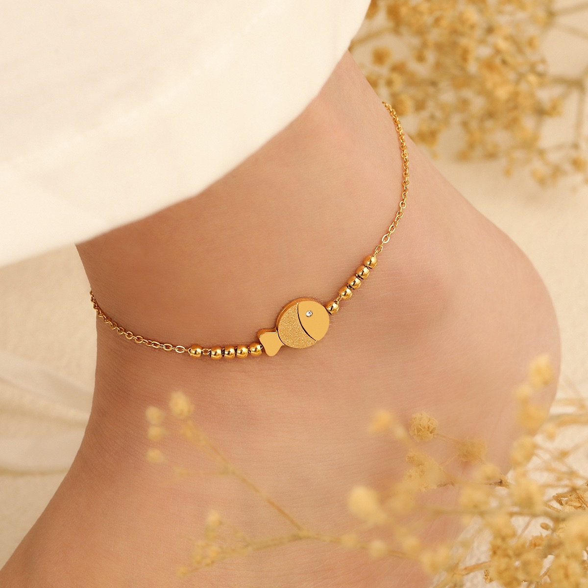 韩式ins风可爱甜美手工串珠亲嘴小鱼单钻脚链女钛钢金色脚饰不锈钢饰品