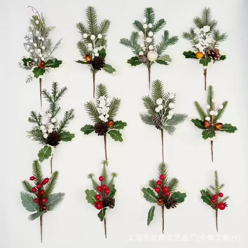 圣诞节插枝。各种款式。红色为主。可喷雪 喷冰等各种形式。欢迎挑选款式。也可以定制。产品图
