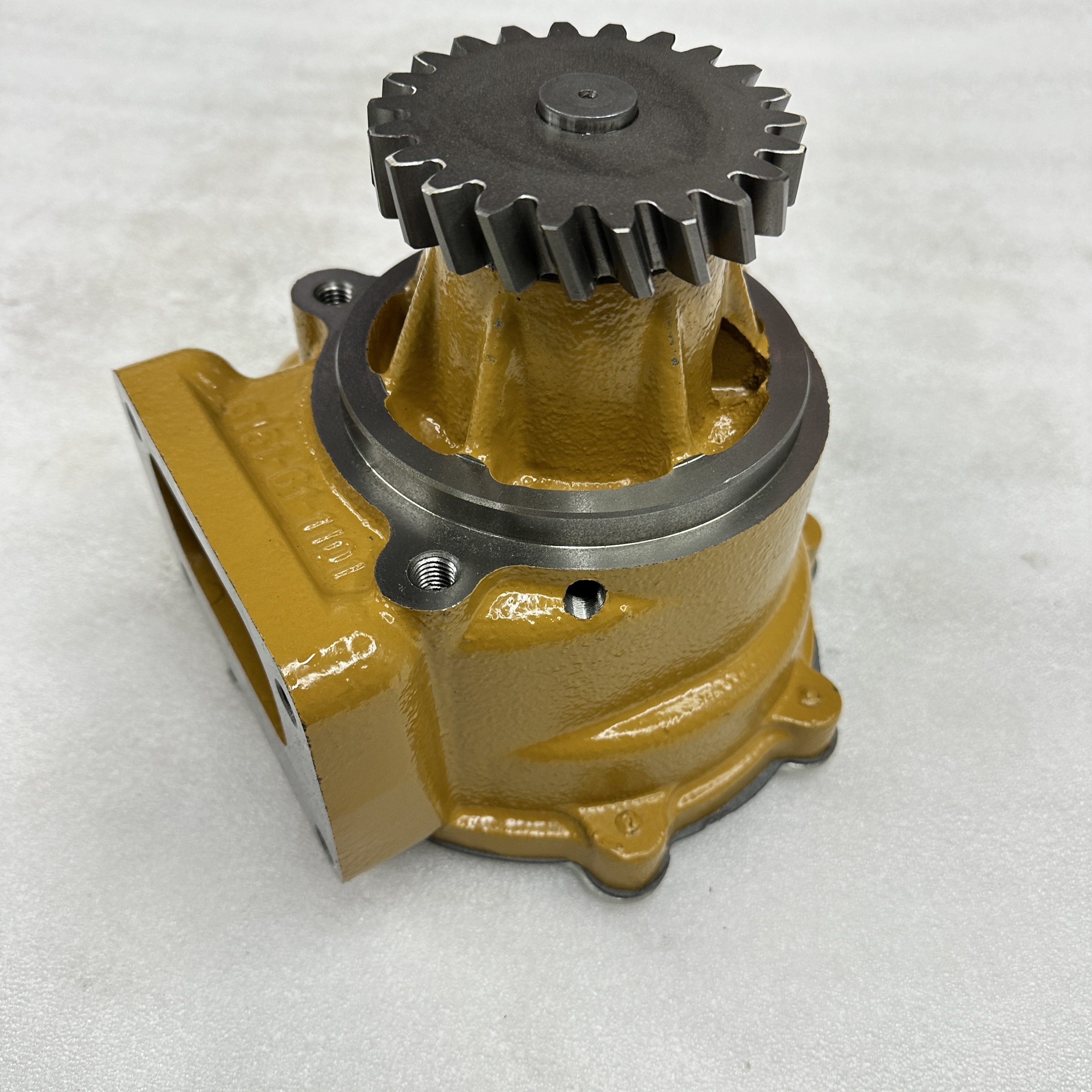 The construction machinery parts are suitable for KOMATSU PC400-6 engine cooling water pump 6151-62-1110 Application Scenario