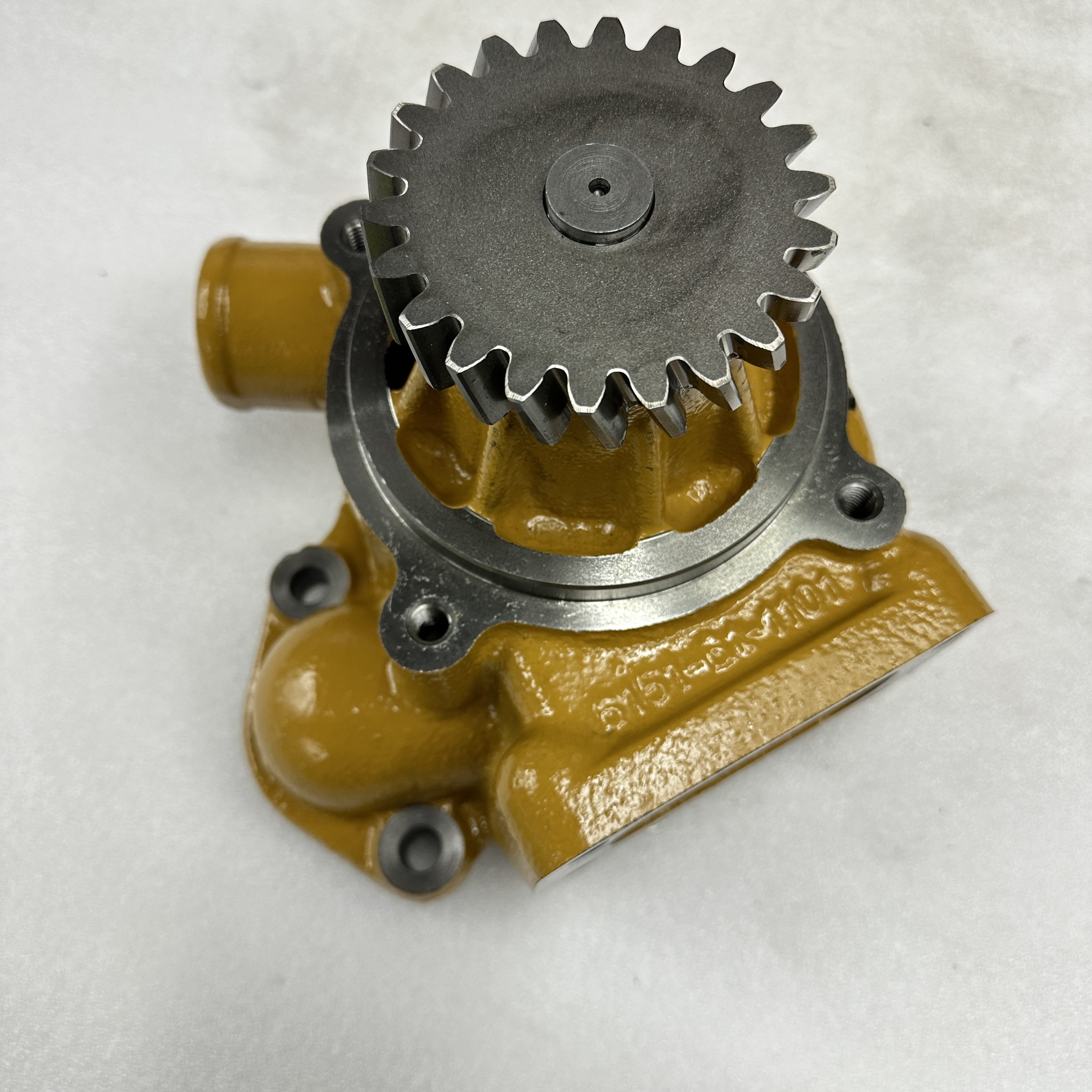 The construction machinery parts are suitable for KOMATSU PC400-6 engine cooling water pump 6151-62-1110 details Picture