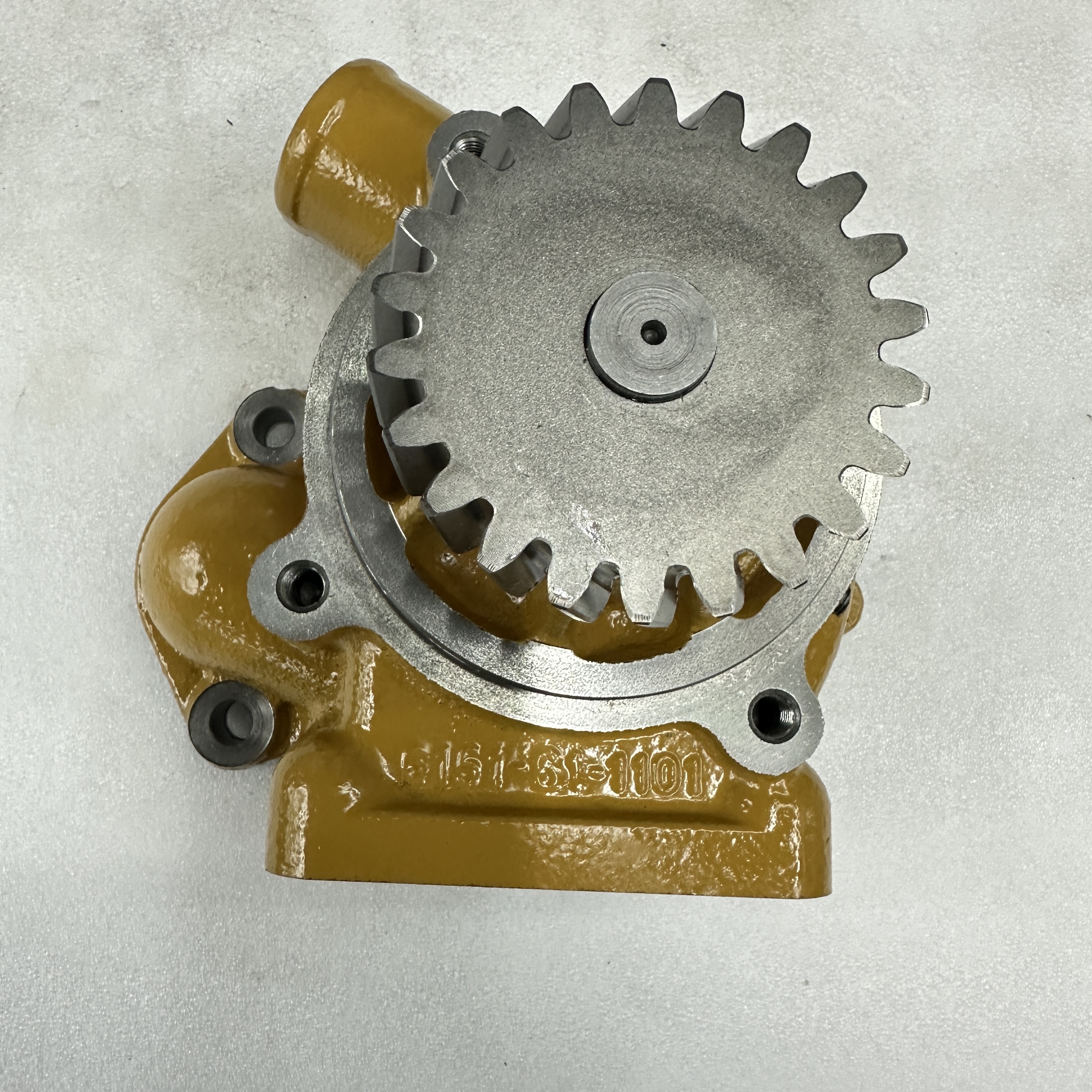 The construction machinery parts are suitable for KOMATSU PC400-6 engine cooling water pump 6151-62-1110 Specification image
