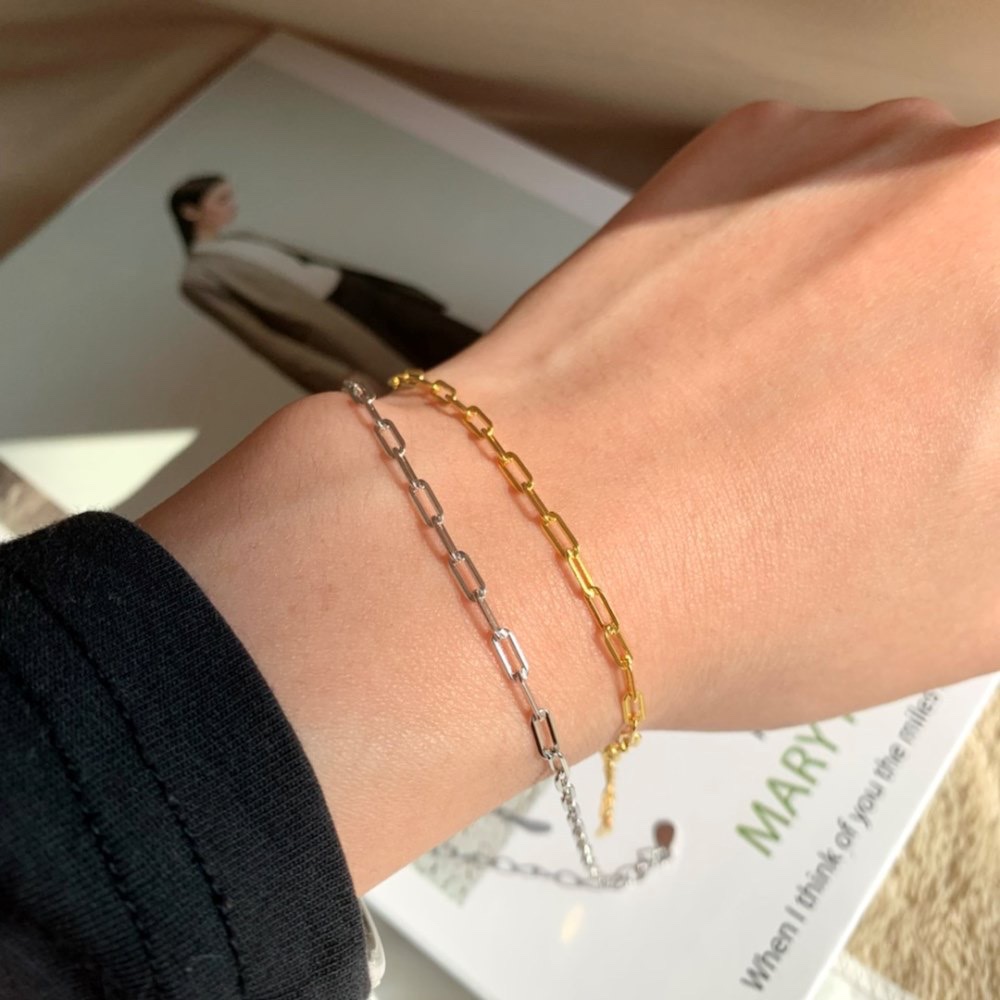 European and American jewelry, stainless steel flat and long paper clips, chain bracelets, gold ladies' simple and individual jewelry wholesale, titanium steel