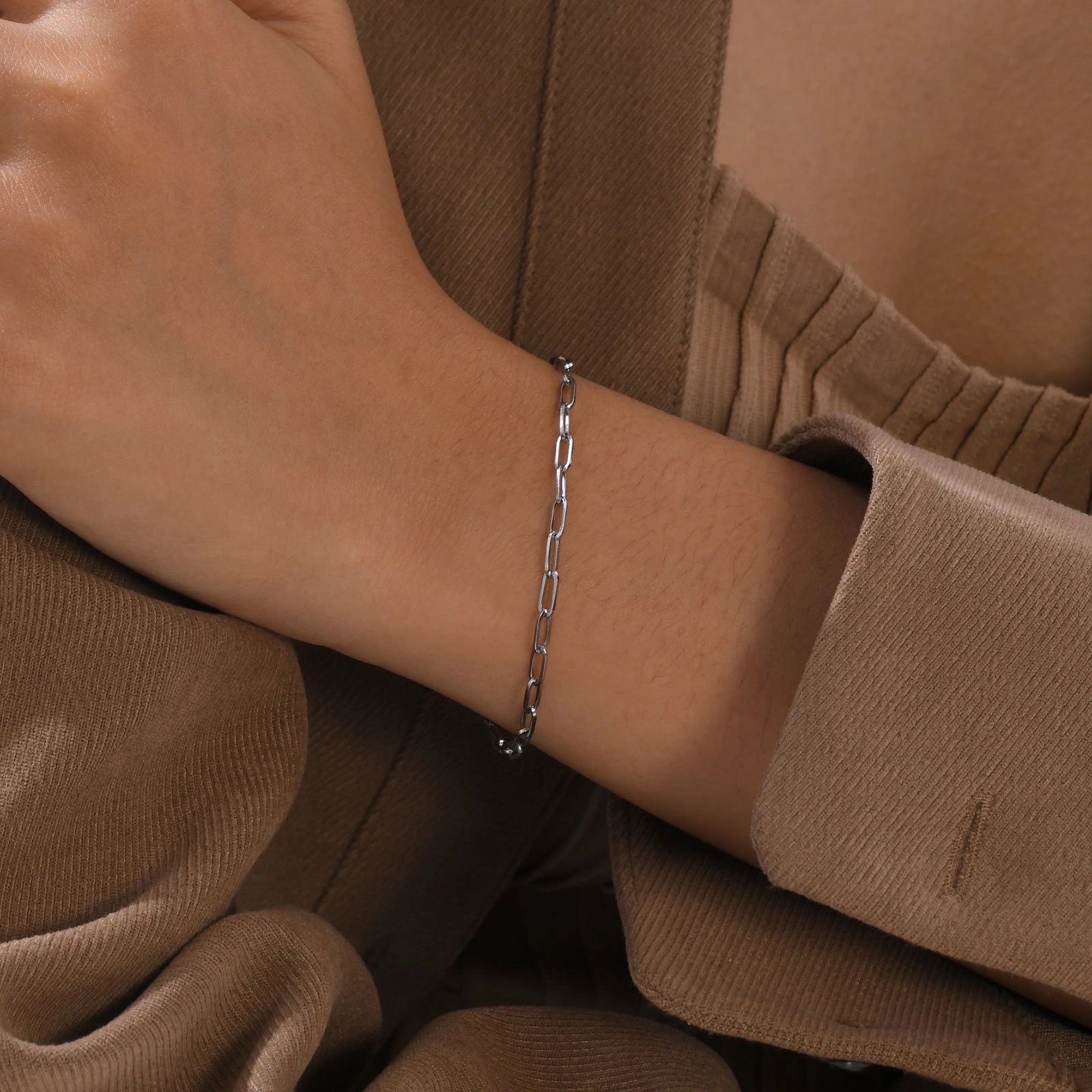 European and American jewelry, stainless steel flat and long paper clips, chain bracelets, gold ladies' simple and individual jewelry wholesale, titanium steel detail image 3