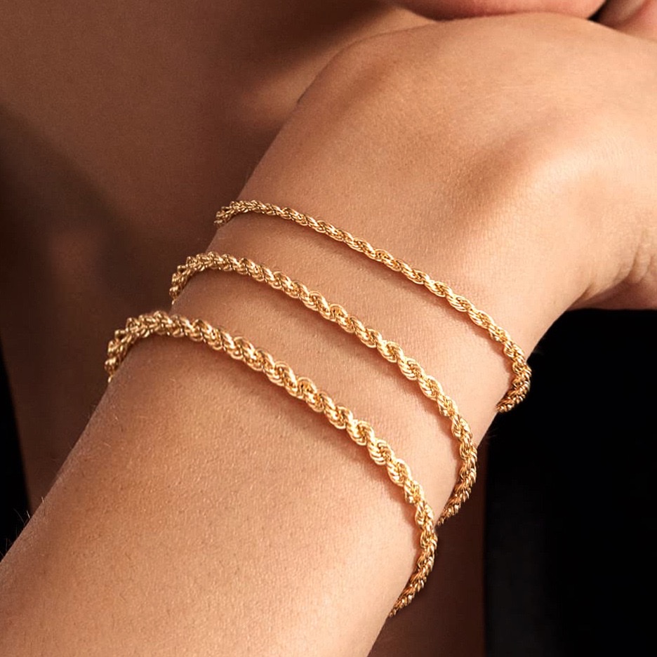 European and American fashion trend stainless steel simple twist bracelet, unique hip-hop niche design sense, versatile titanium steel jewelry for women